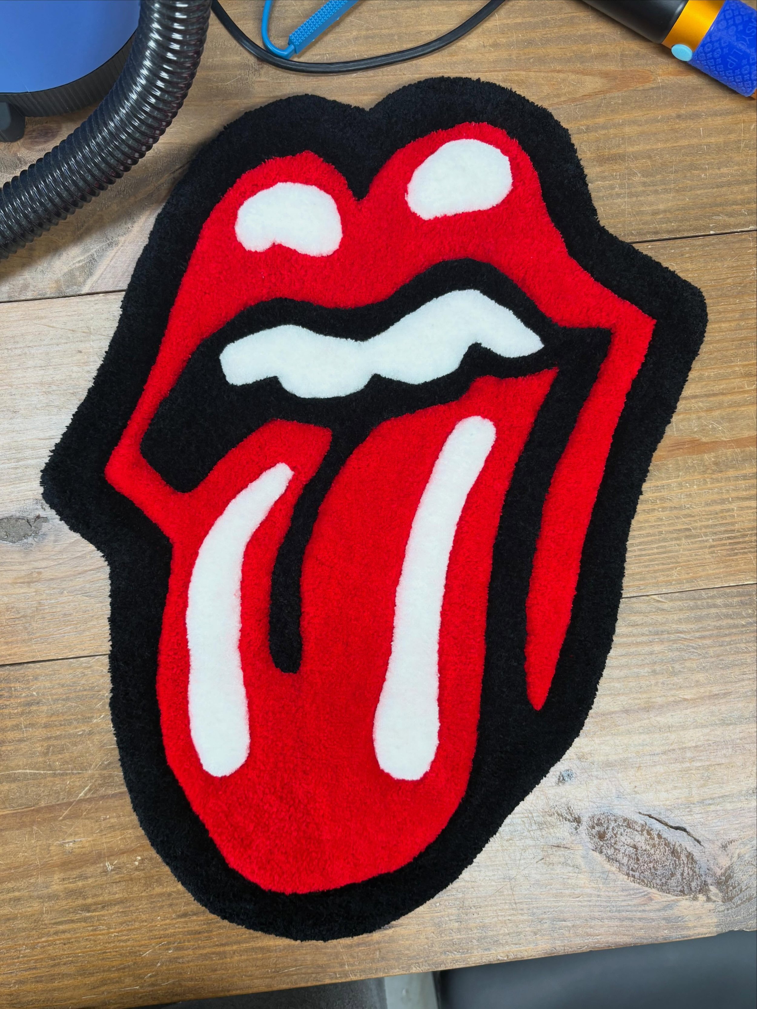 @therollingstones rug made by our customer!!! ❤️&zwj;🔥❤️&zwj;🔥❤️&zwj;🔥

#rugtufting #rollingstones #fanart #funcraft #wylietx