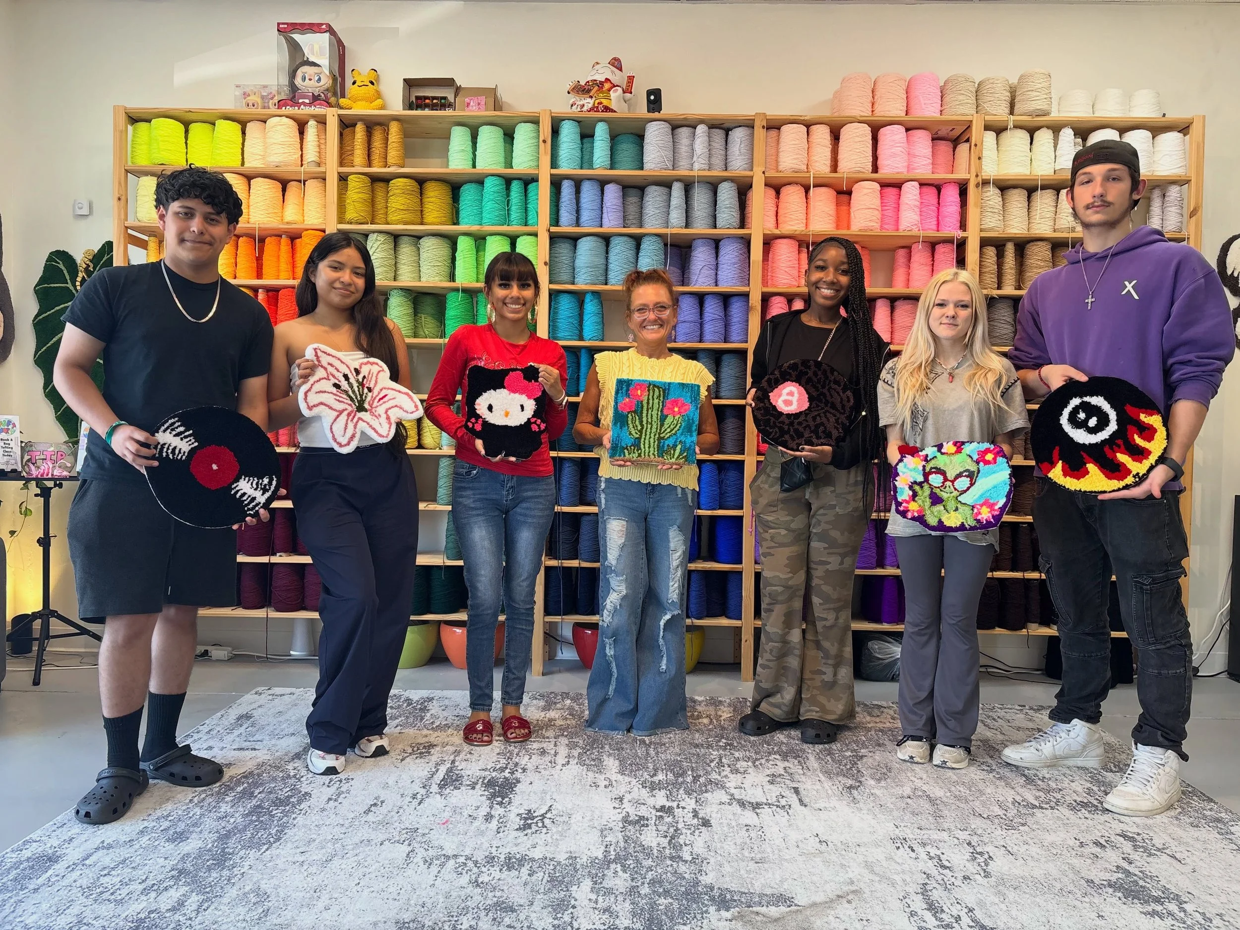 Amazing kids from Huntington High School Louisiana! I am so proud of you! ❤️🧶 Good job everyone!

#rugtufting #schoolfunday #artclass #fieldtrip #funcraft