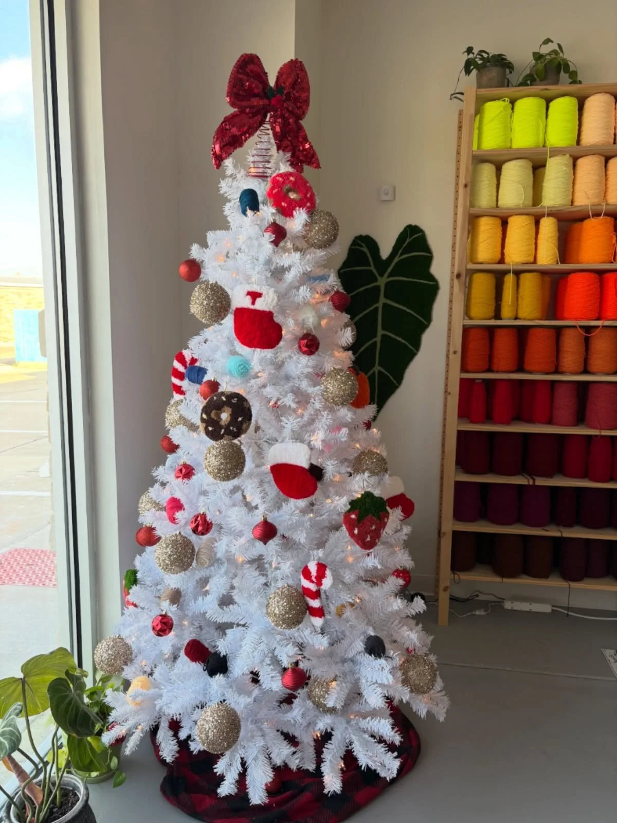 🎄 Calling Local Artists! 🎨

This year, we&rsquo;d love to decorate the Tuft World Christmas tree with handmade artwork from local artists! Display your creations, get your name and work seen by our visitors, and possibly make a sale or receive cust