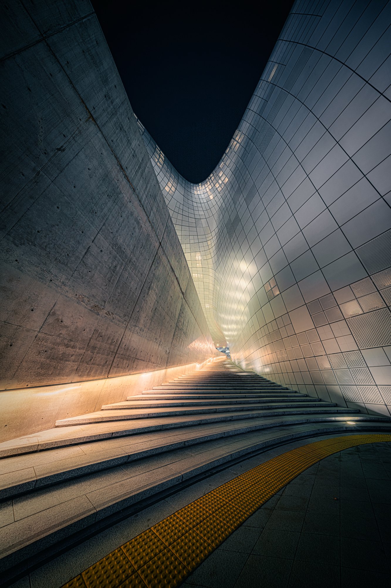 the yellow stripe_1333x2000_U_30_Original ratio.jpg