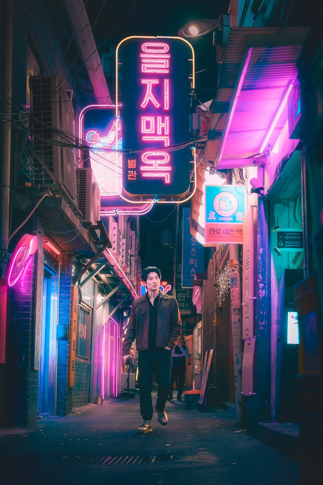 Neon alley2_Original ratio_1333x2000_U_30.jpg