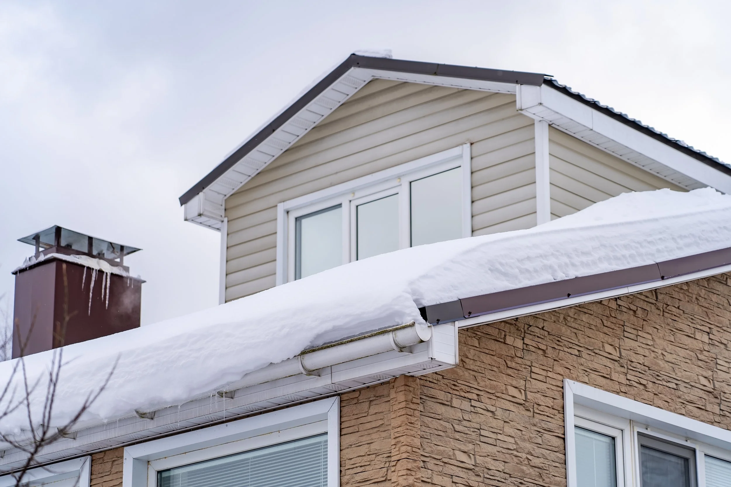 Winter Roof Problems in Madison What Homeowners Should Watch For