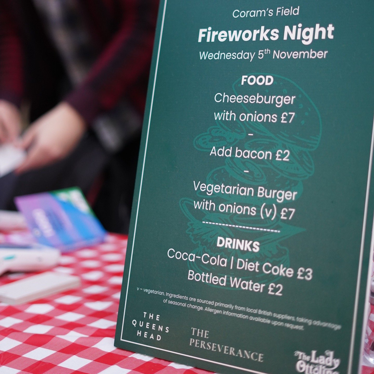 🎆 A Fantastic Night at @coramsfields_charity Fireworks! 🎆 

Last week, managers and chefs from @perseverancepub, @theladyottoline, and @queensheadholborn joined forces with our Head Office team to support the annual Coram's Fields Fireworks Night o