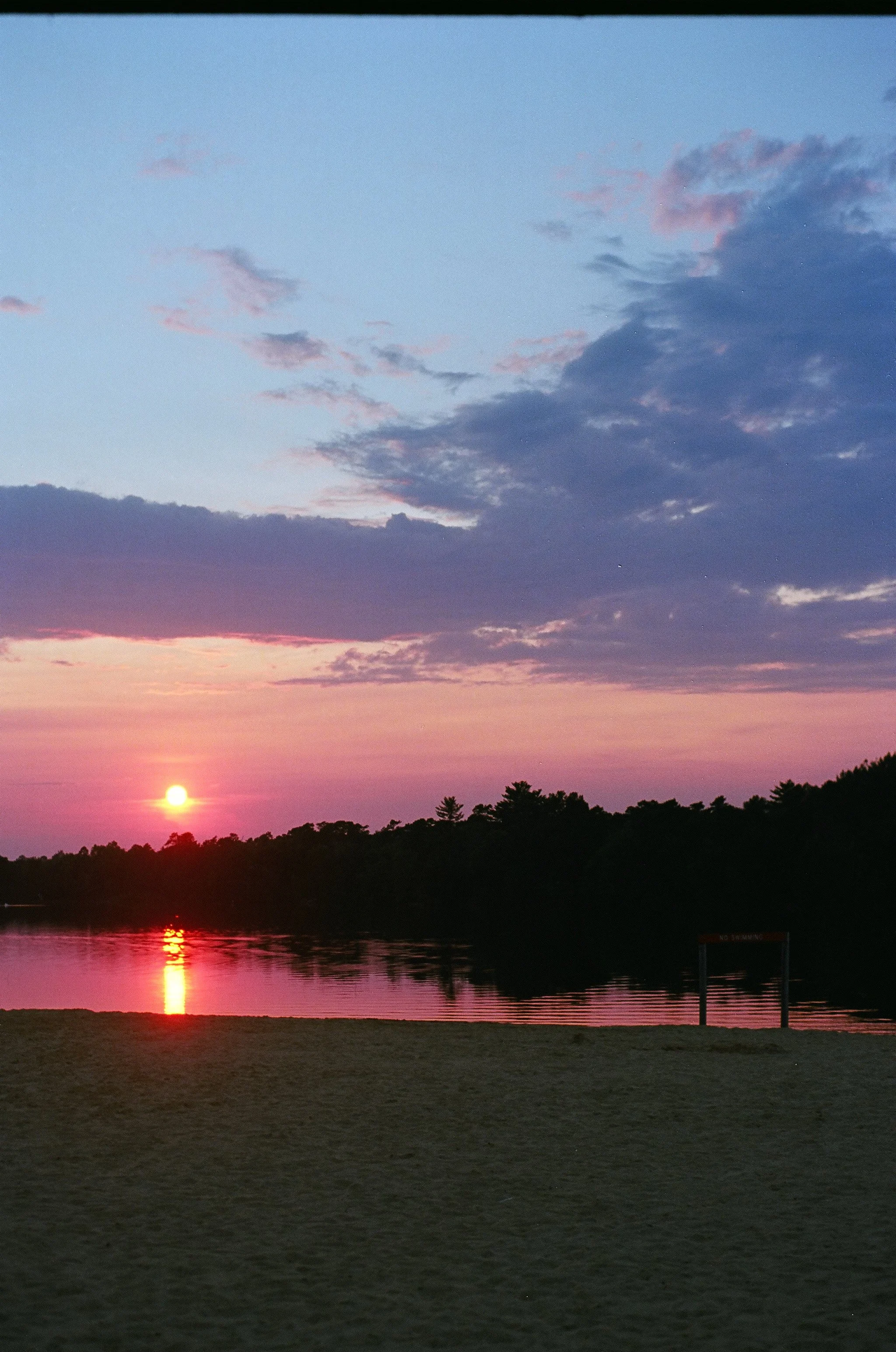 "Red Hot Summer" • 📸: Nikon FE • 🎞️: Ektar 100 • 🗓️: 7/22/2024