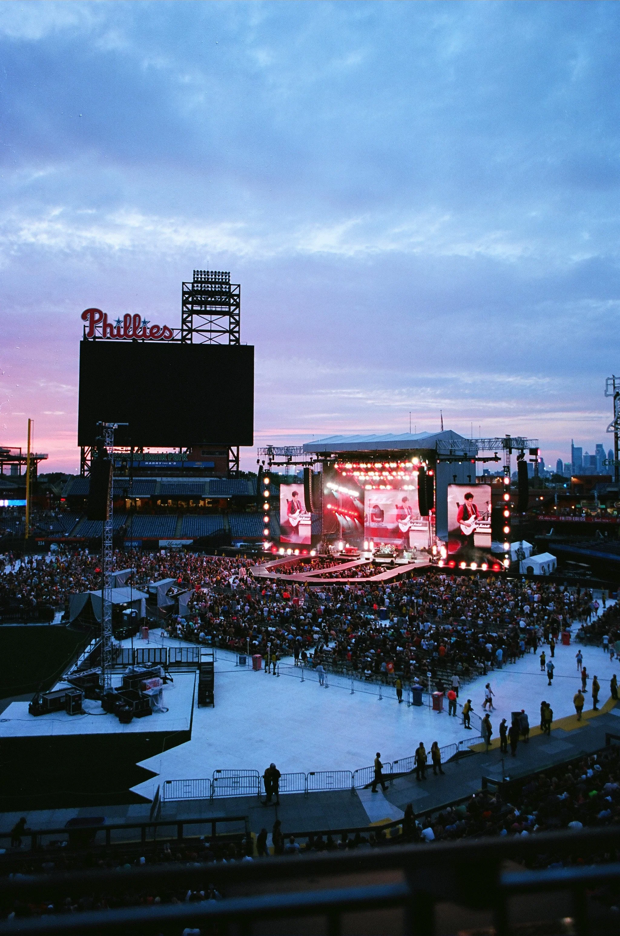 📸: Nikon FE • 🎞️: Ektar 100 • 🗓️: 7/23/2024