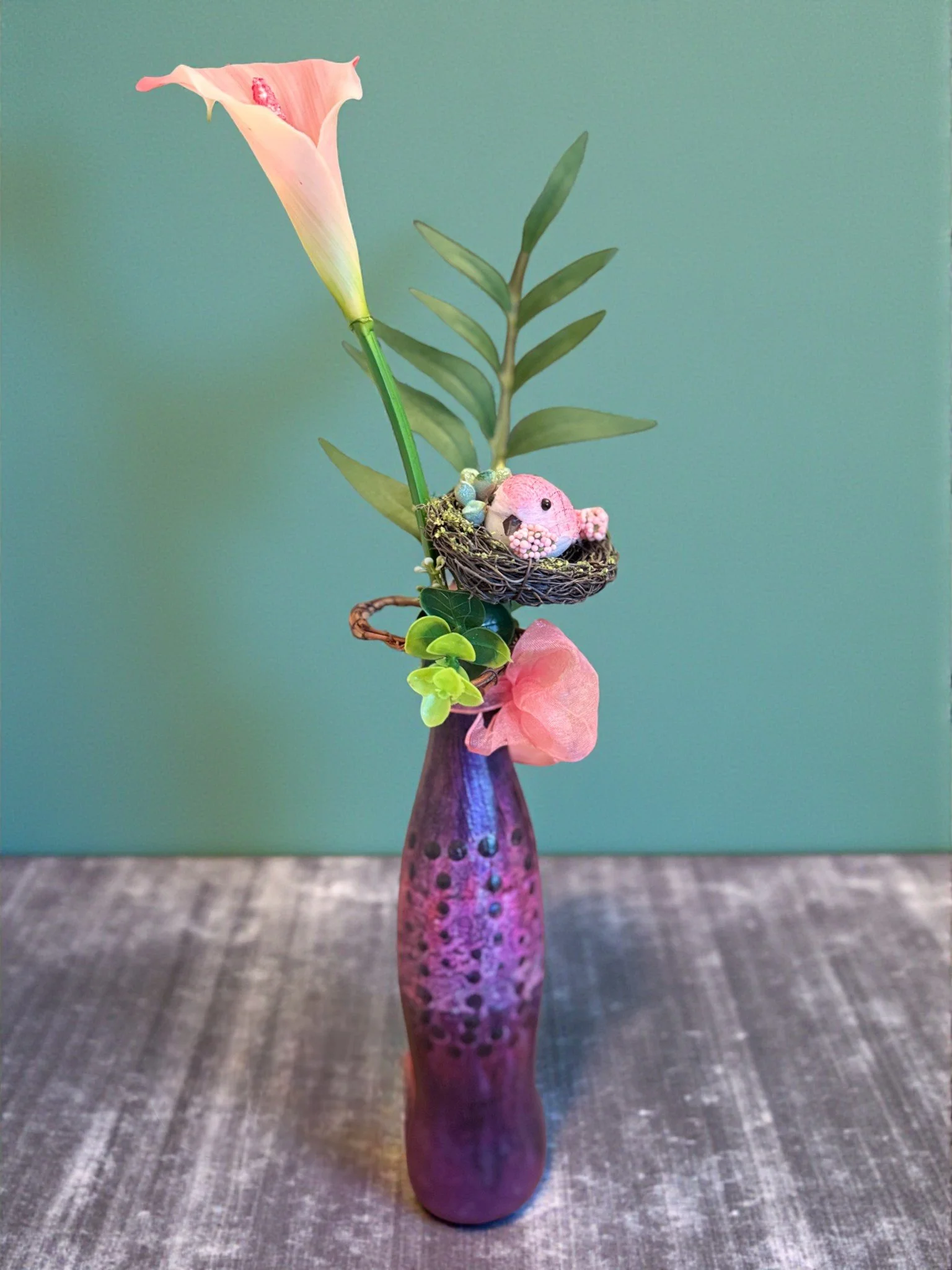 UV Glow Vase: Birdie Bouquet