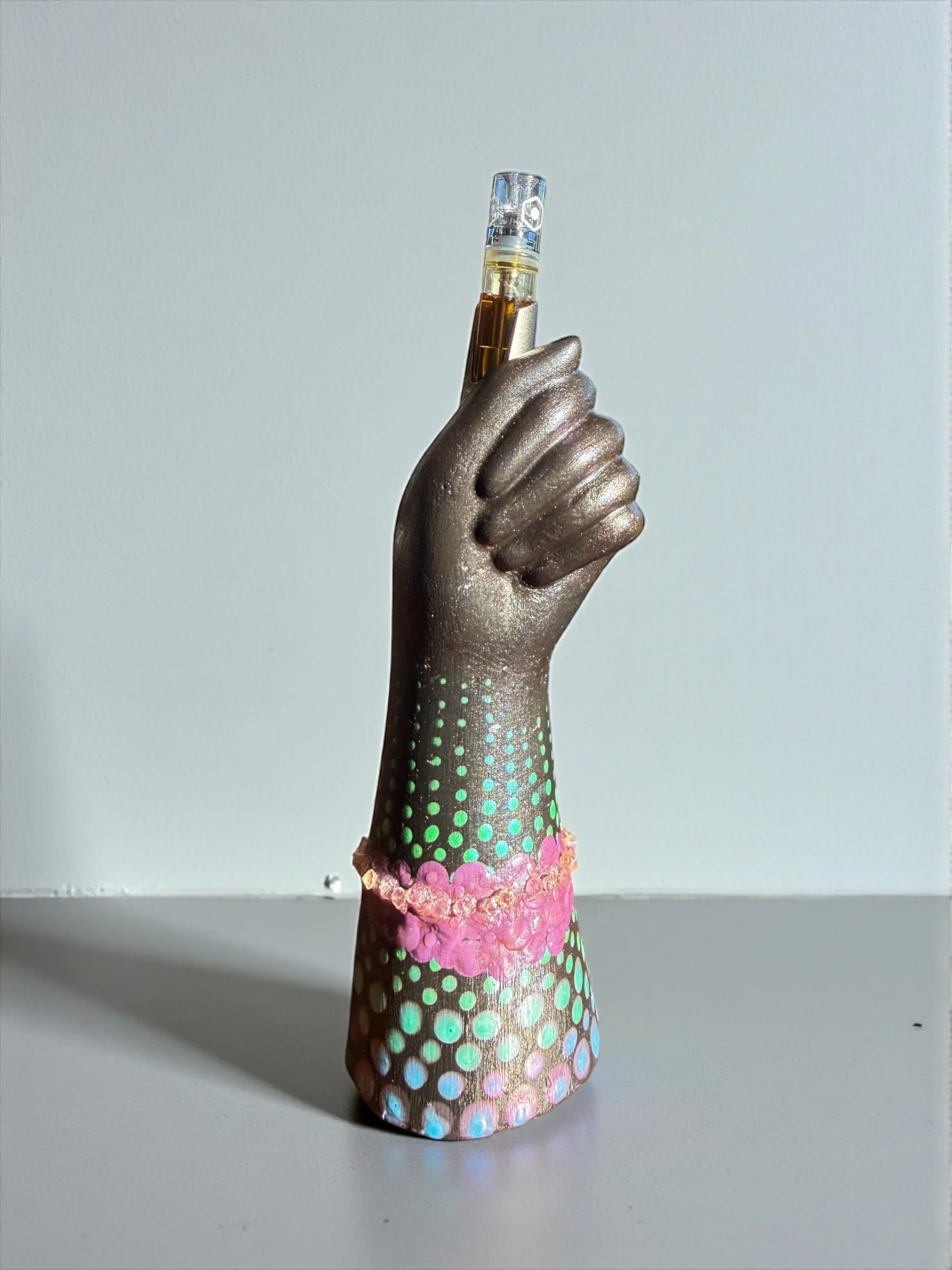 Helping Hand Holder - Blacklight Special (2).JPG