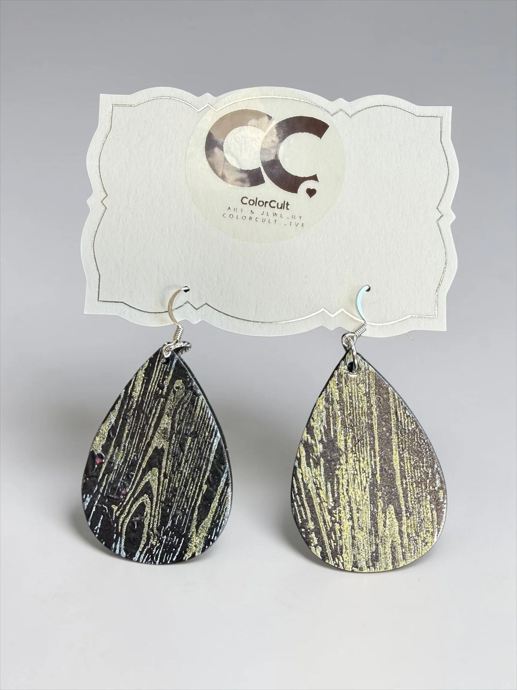 Woodgrain Embossed Teardrop Earrings (6).JPG