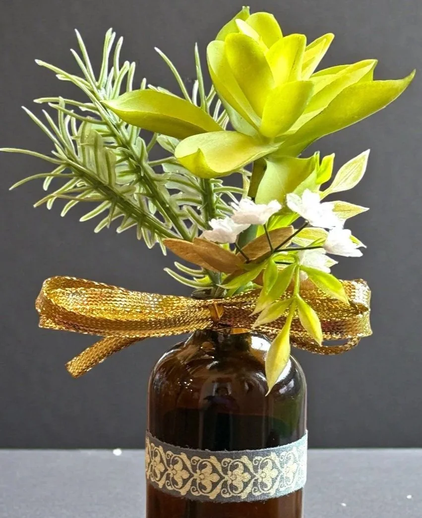 Deluxe Filled Apothecary Bottle: Damask Succulent