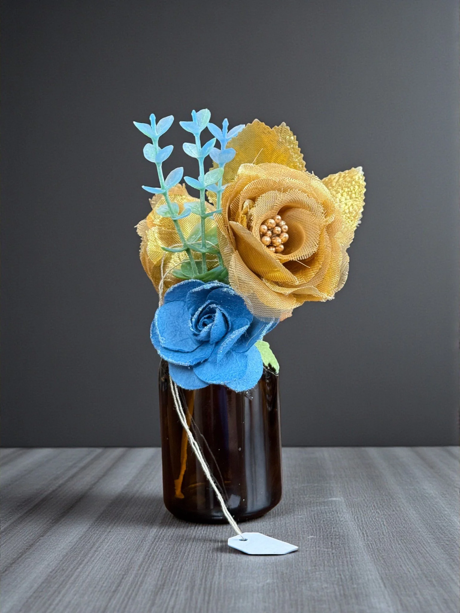 Deluxe Filled Apothecary Bottle: Gold Rosettes