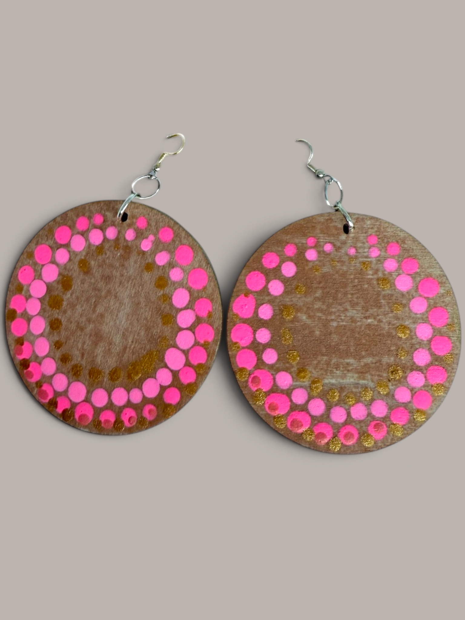 Stunner Queen Earrings.png