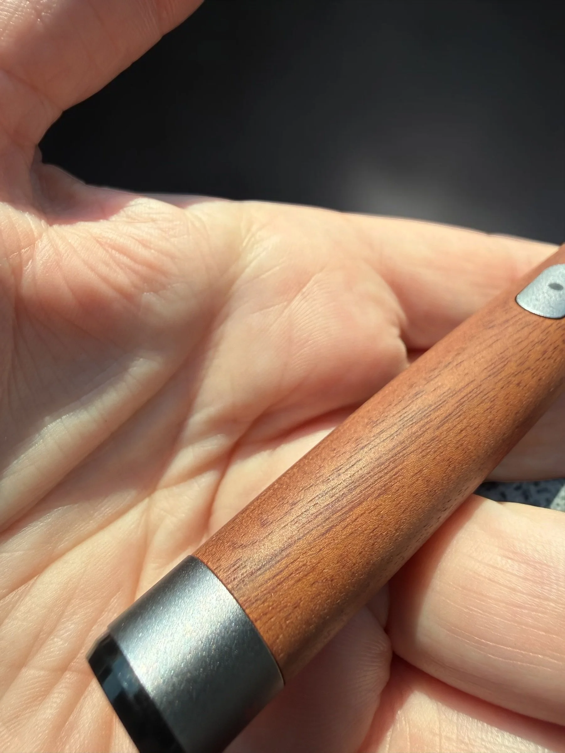 Sculpted Sandalwood 510-Thread Vape Pen Battery (4).JPG