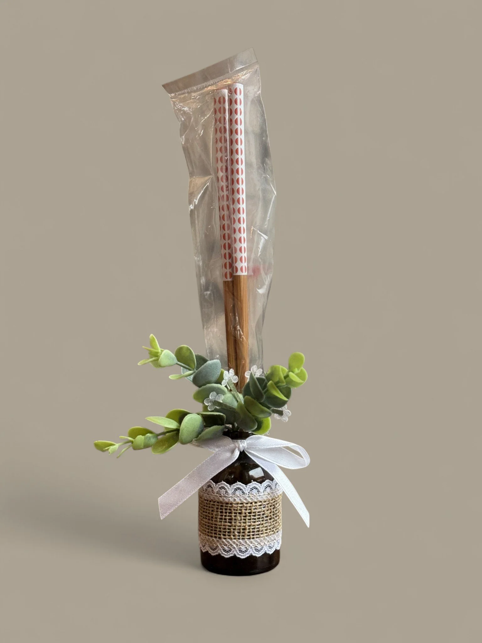 Deluxe Filled Apothecary Bottle: Burlap Chop