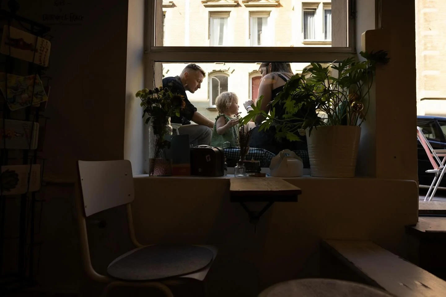 Sundays are for coffee dates

#familyphotography #documnetaryphotography #documentaryfamilyphotography #familienalltag #familienfotografie