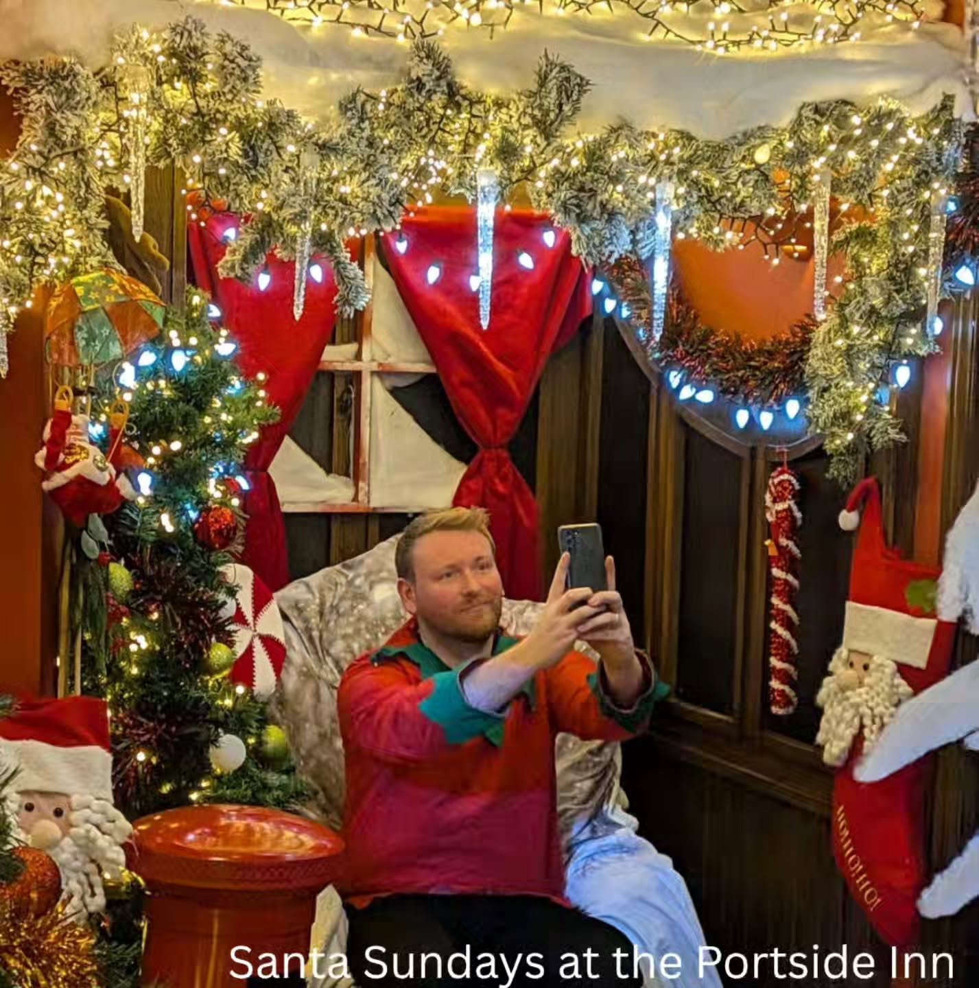 One of our Elves has been caught taking an Elfie, just before Santa comes today for our first Santa Sunday!
02890771422 to book a nice Sunday Lunch and see the Big man!