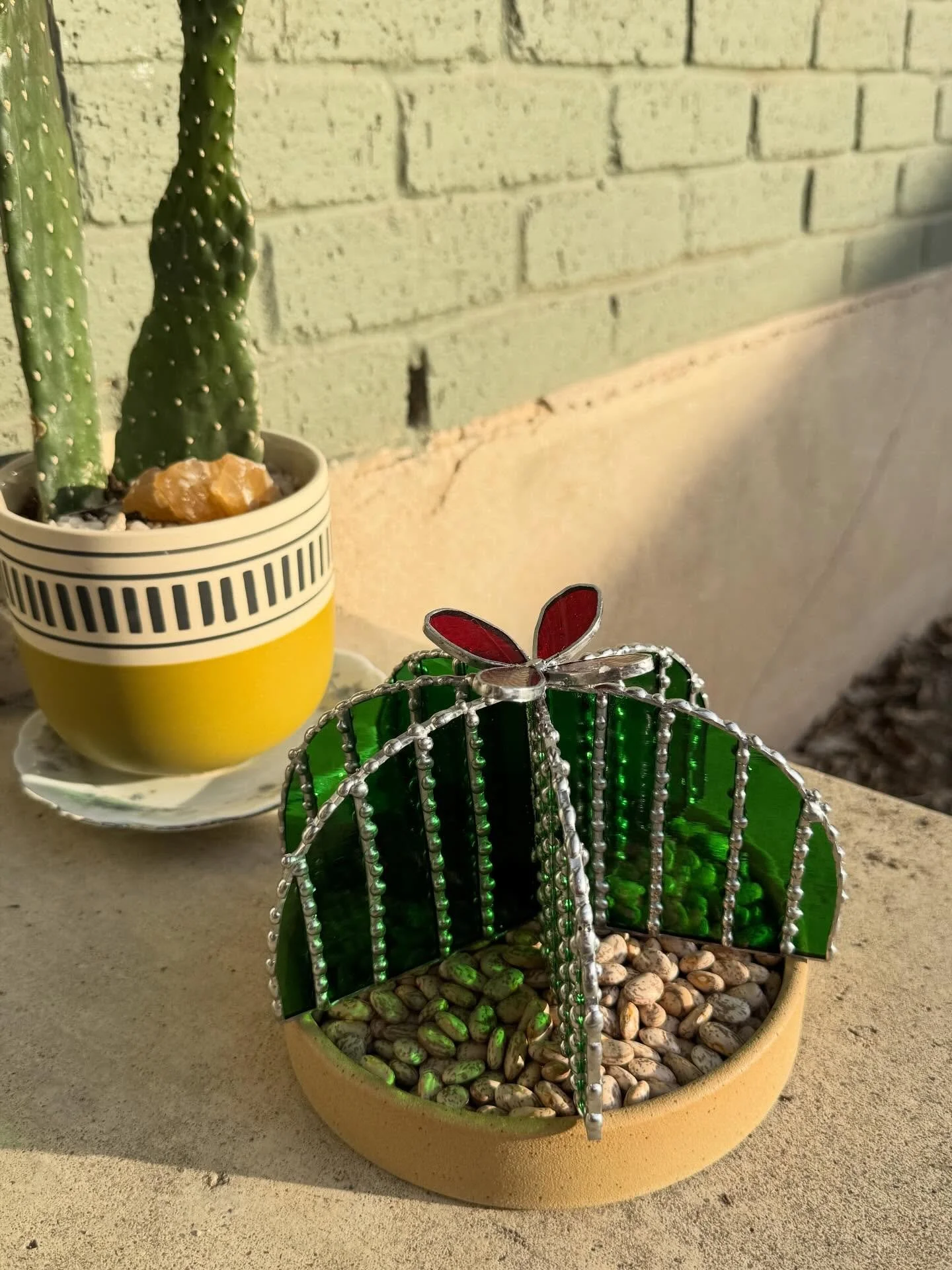 A cutie little &ldquo;snow day&rdquo; project! Hope everyone has been staying warm and toasty!

#stainedglass #cactus #atx #atxcreatives #plantmom