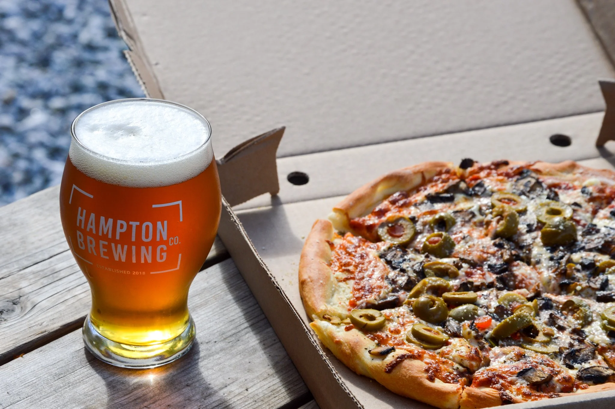 Dear Ciao Bella’s Pizza,
♥οΈ You make our taproom smell like happiness and taste like comfort. Thanks for bringing the fire, the flavour, and the fun.
Join us for Pizza and Pints this week! π 
THURSDAY 5PM - 8PM
FRIDAY 4PM - 8PM
SUNDA