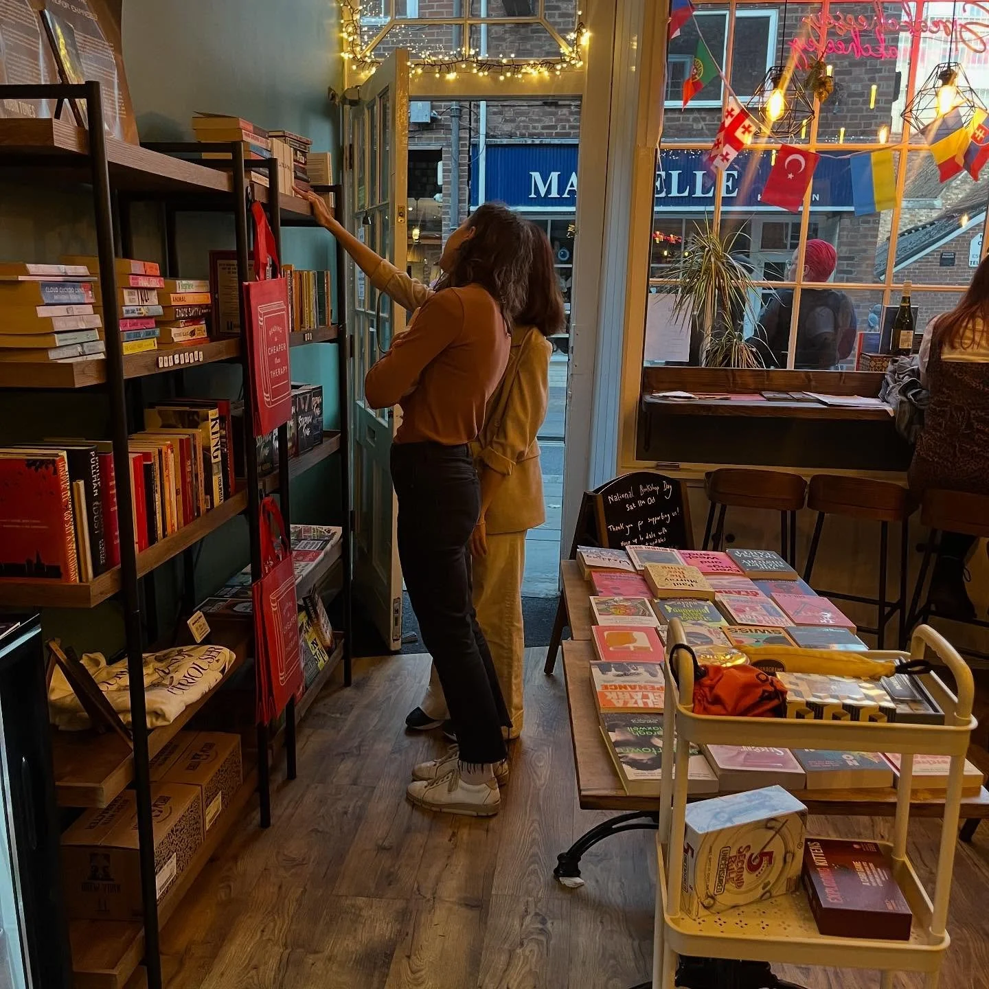 browsing the day away&hellip;. 💭📖