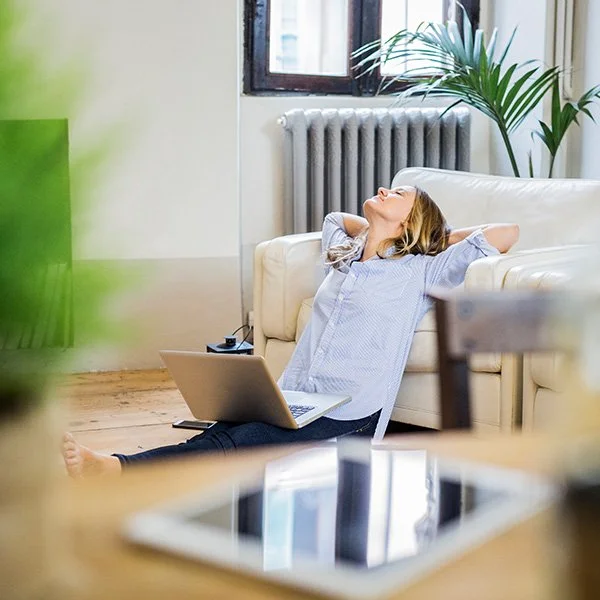 _0003_woman-with-laptop-at-home-leaning-back-2024-09-15-08-33-44-utc.jpg