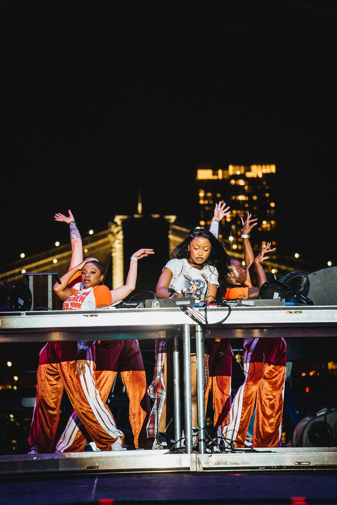 2025_09_14_ConcertSeries_unclewaffles_Credit-RyanMuir_The-Rooftop-at-Pier17_103650.jpg