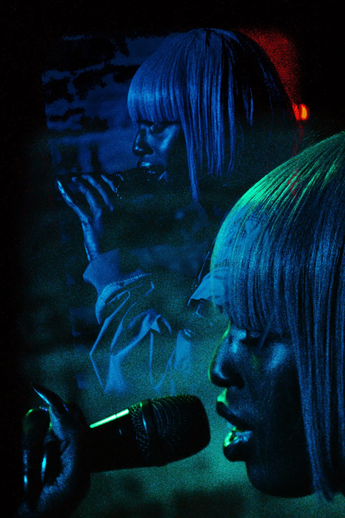  Girl with a bob singing 