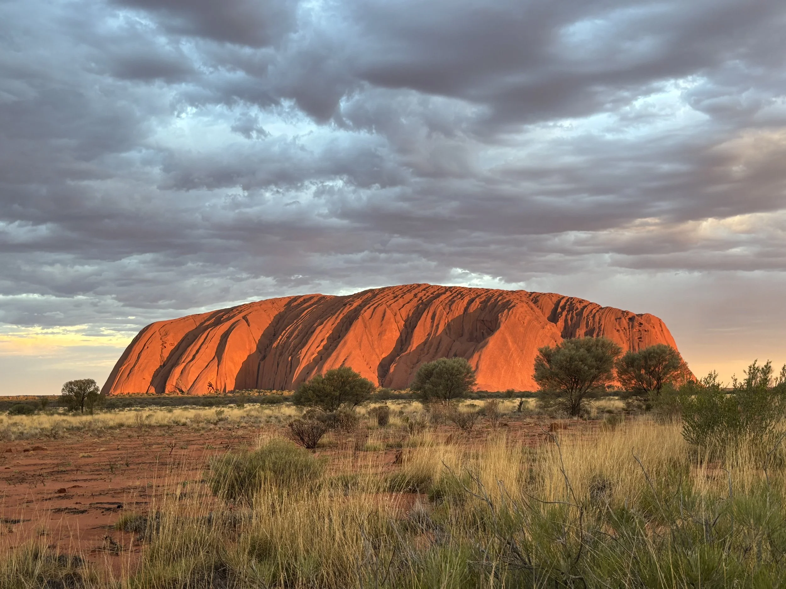 MITEN MATKUSTAA KESKELLE AUSTRALIAA
