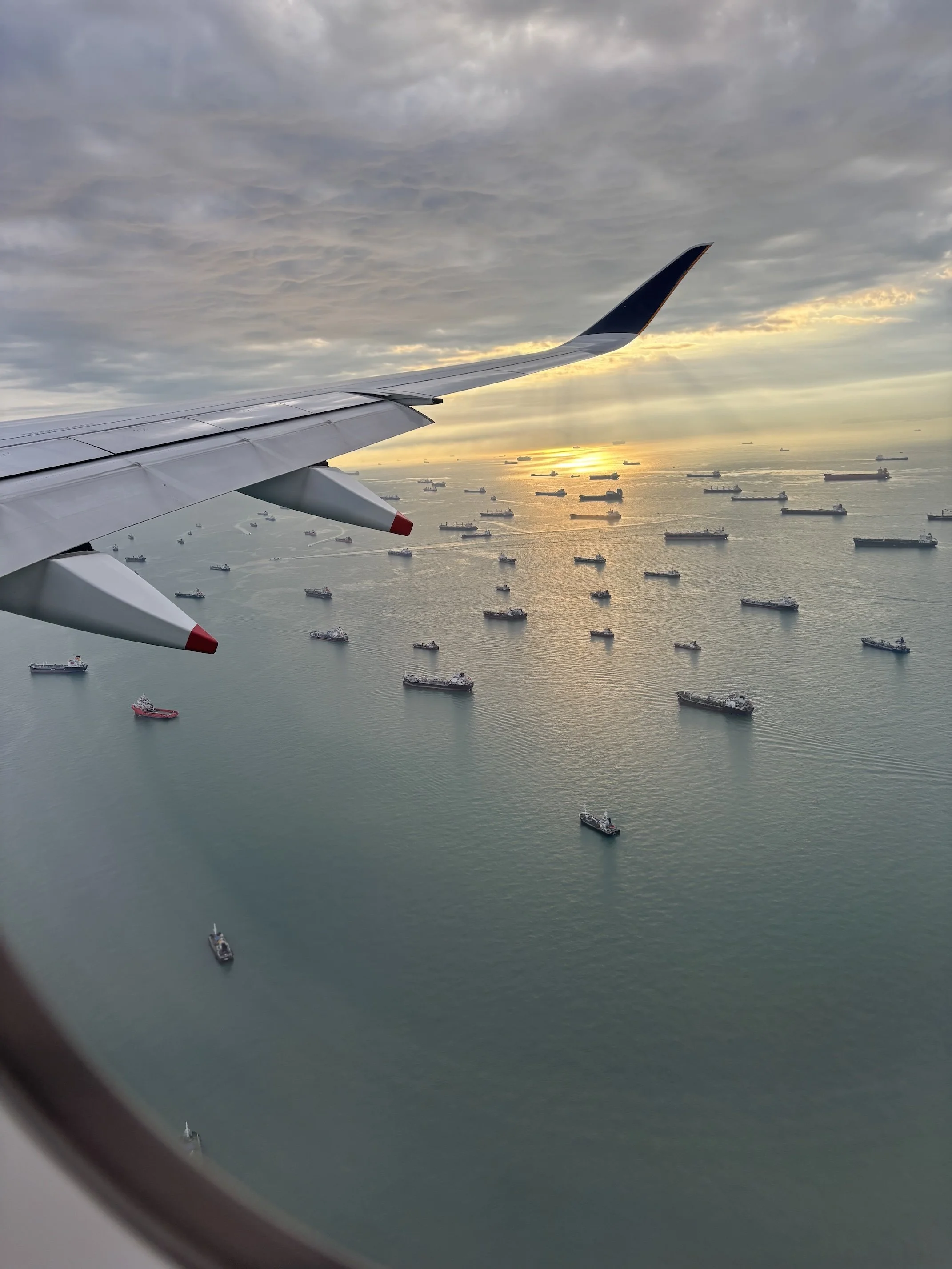 Laivat Singaporen edustalla