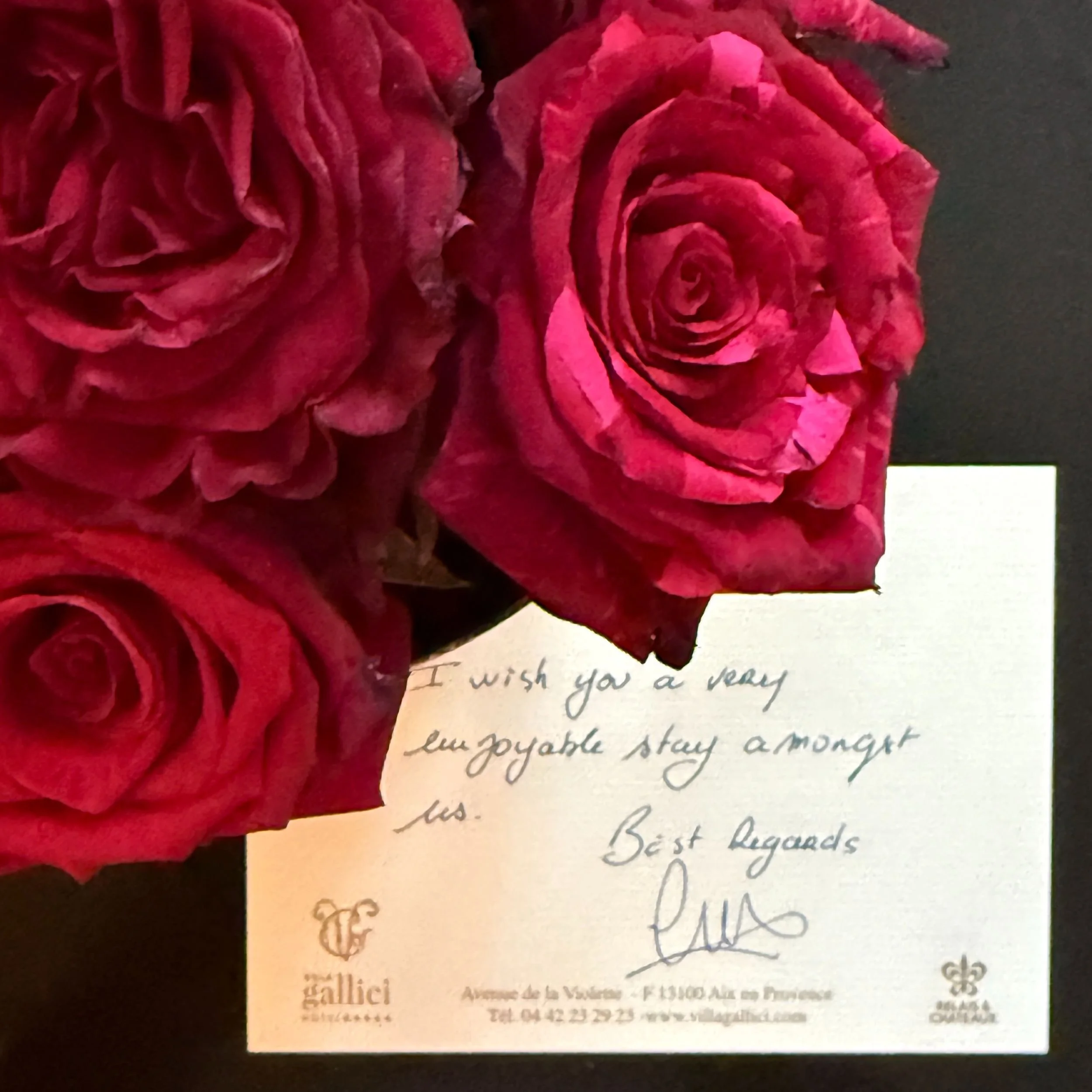 Fresh roses and handwritten welcome note at Villa Gallici in Aix-en-Provence