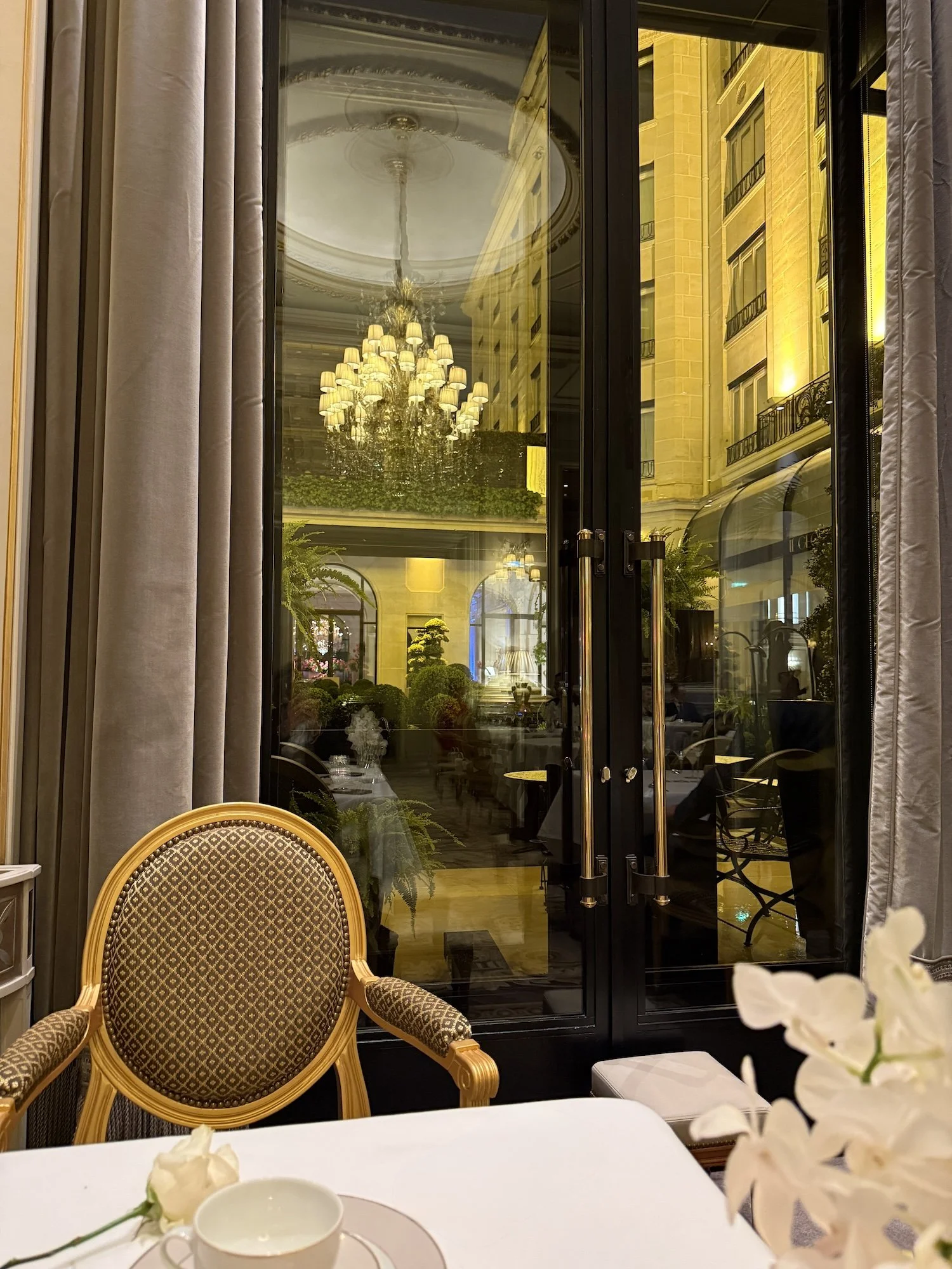Le Cinq Interiors0047.JPG