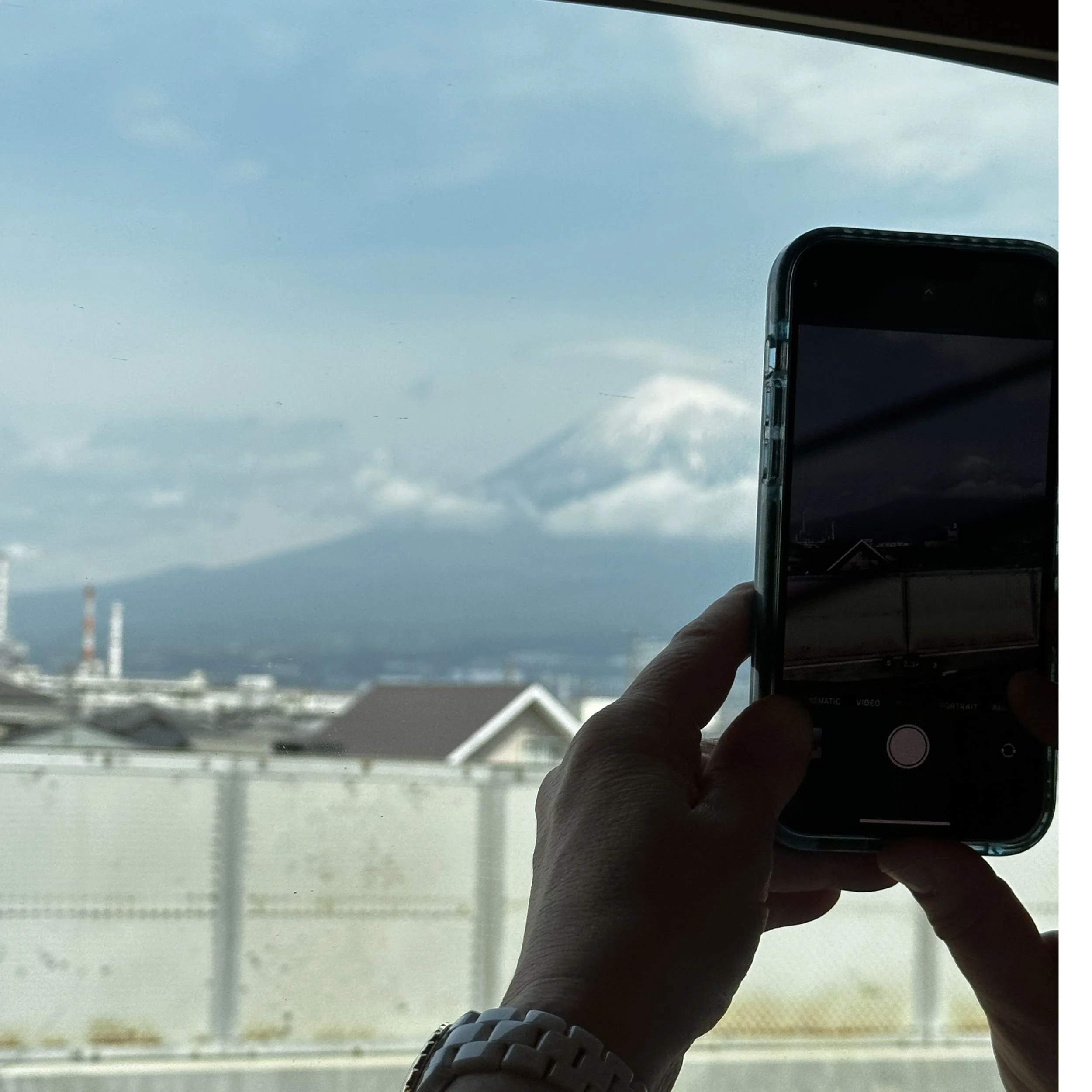 Capturing Mount Fuji at high speed