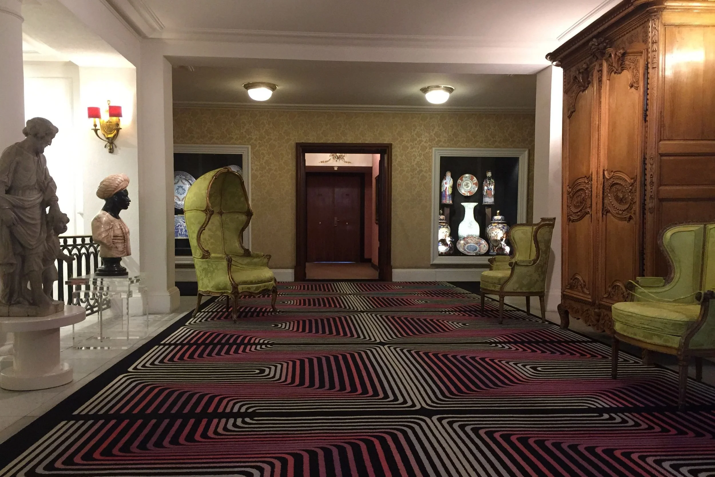 Artistic Carpets on the bedroom floor of Negresco