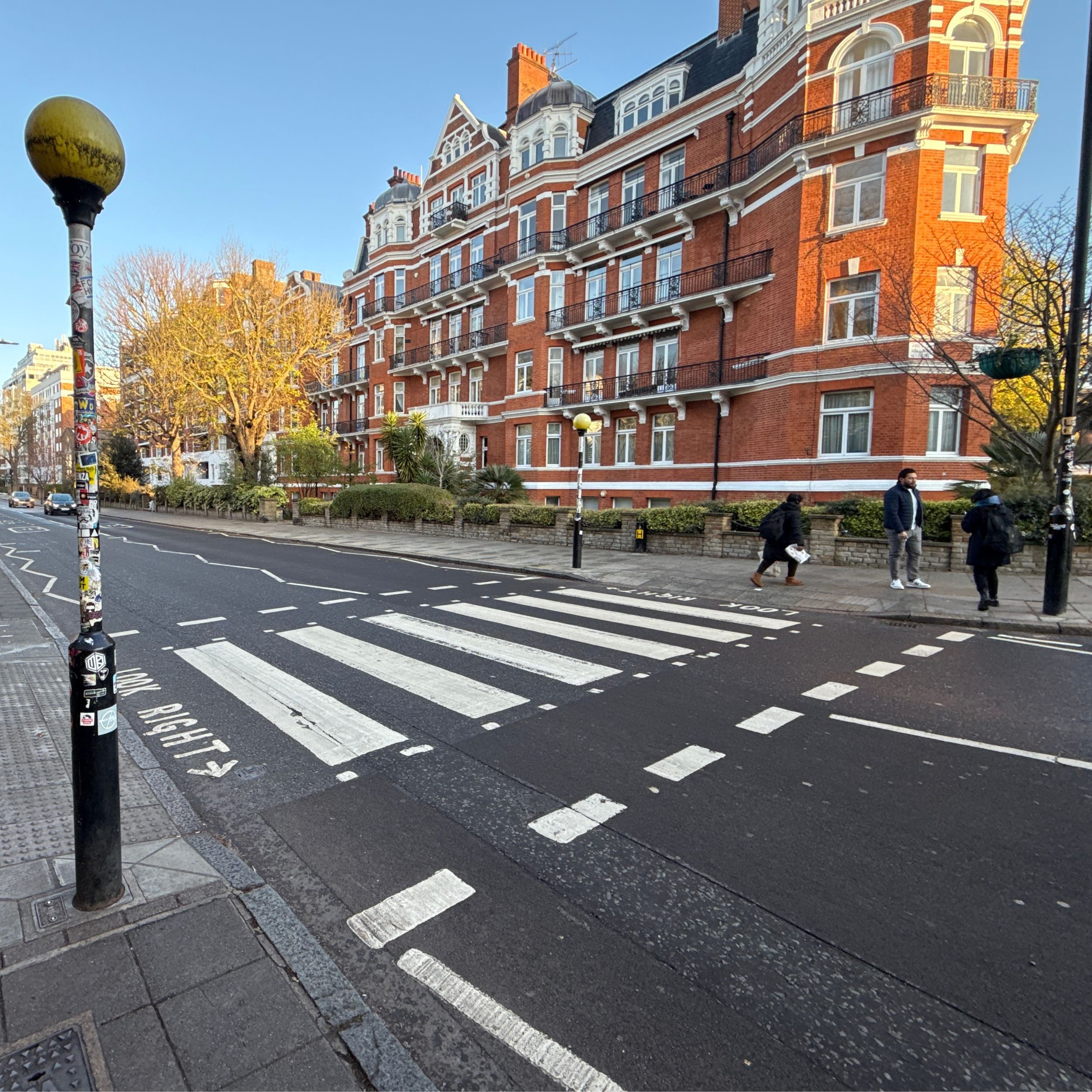 passage piétons d’Abbey Road à Londres, lieu musical emblématique des Beatles