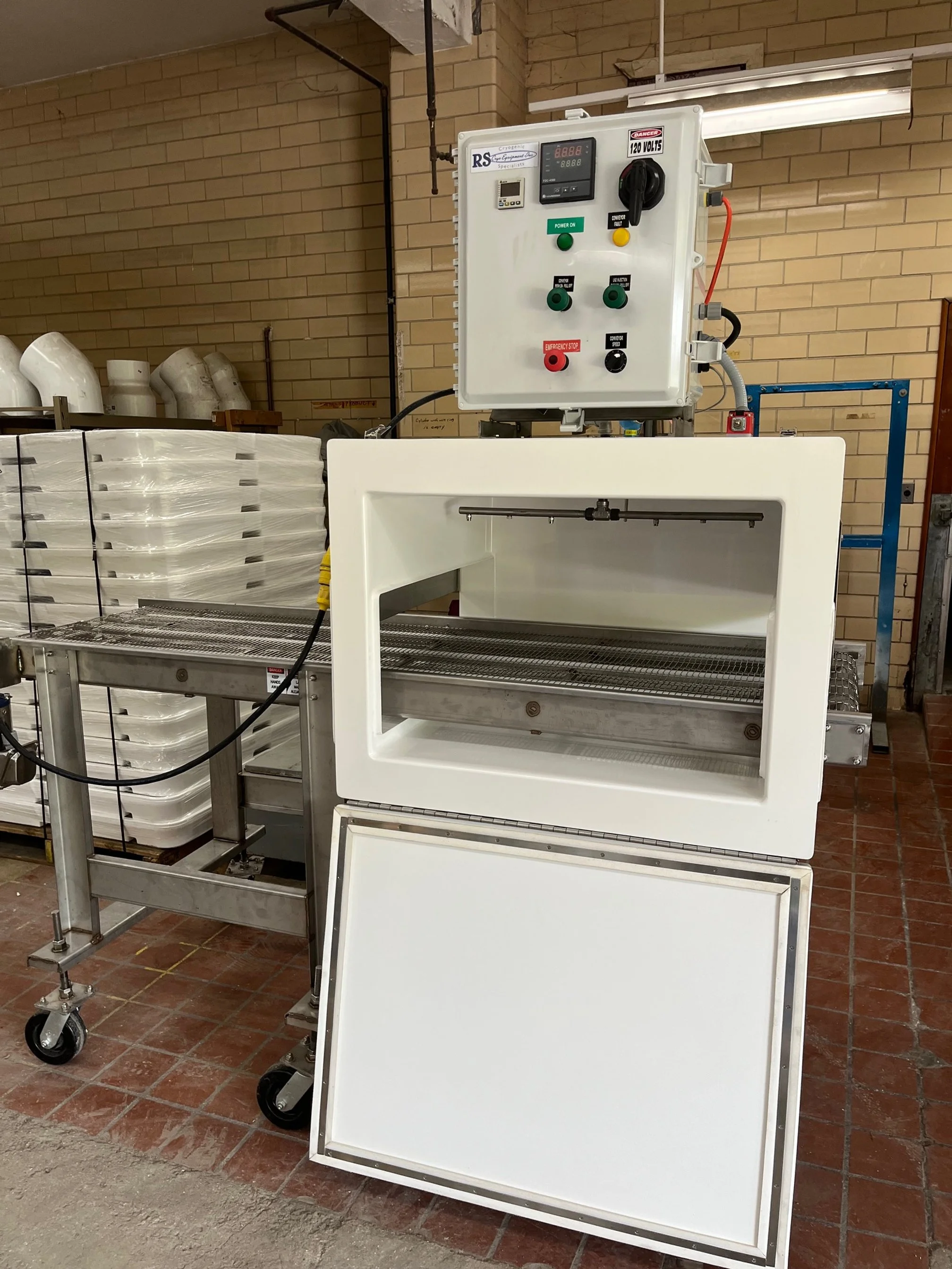 Interior view of Fiberglass Compact Tunnel Freezer.jpg