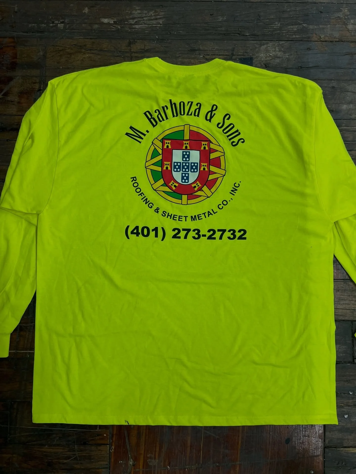 Cool little design update we did for our new friends and neighbors @barboza.roofing 🇵🇹🇵🇹🇵🇹 Swipe 👈 to see the updated design. None of us have a graphic design background but we are all creatives at ❤️🫶

We can upgrade ya&hellip;.