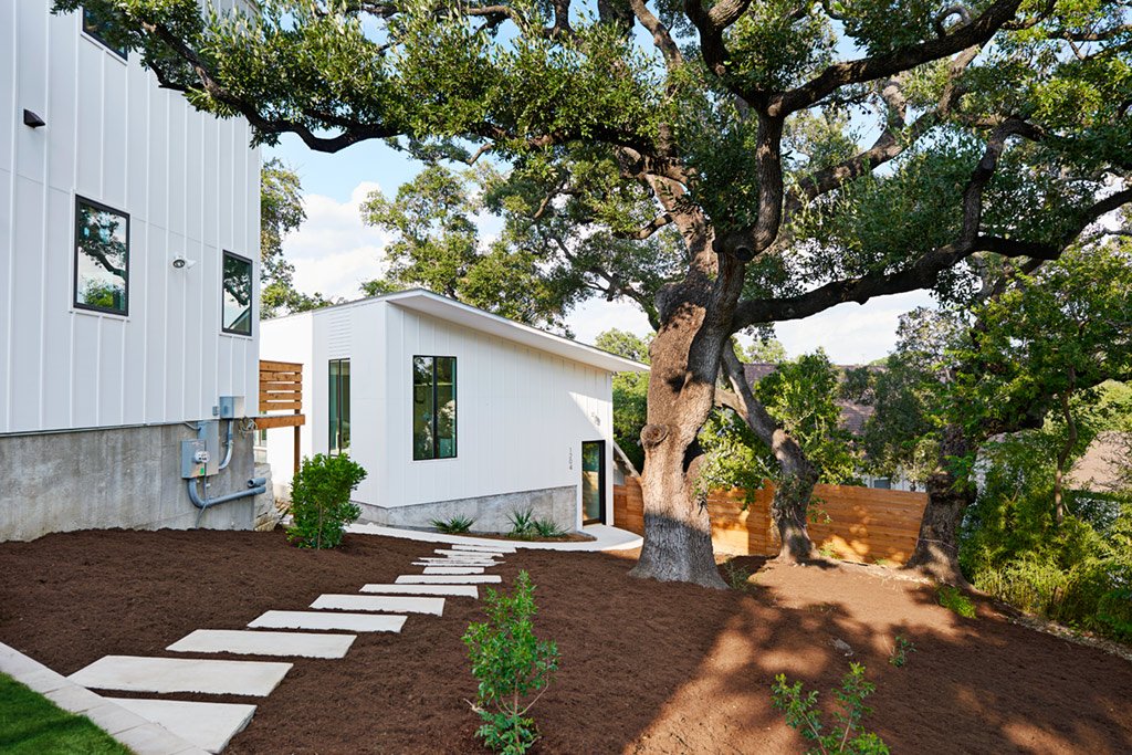 WDLD_Washburn_exterior-path_sm.jpg