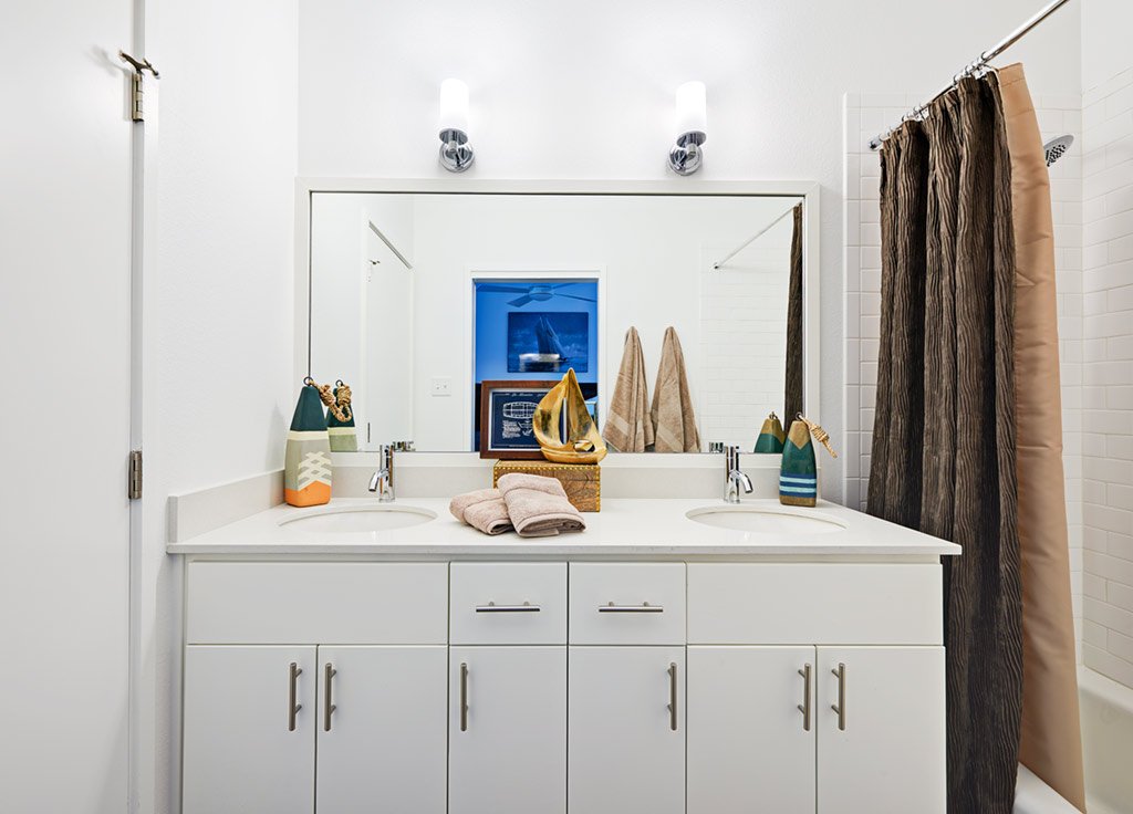 WDLD_Washburn_master-bath_sm.jpg
