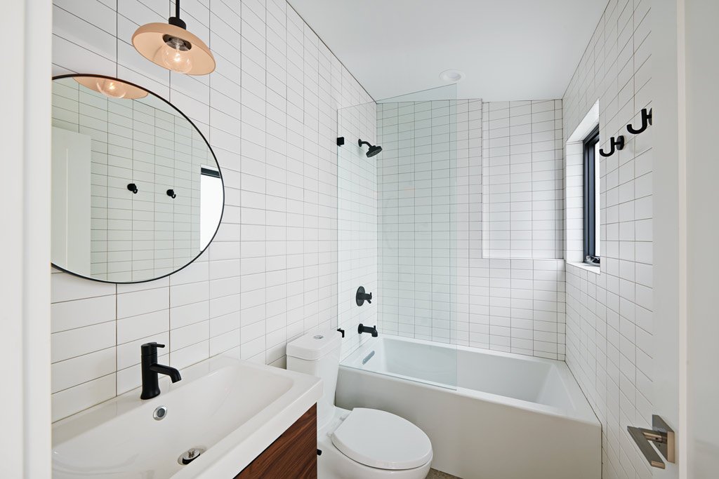 studio-bath_1024px-low-res.jpg