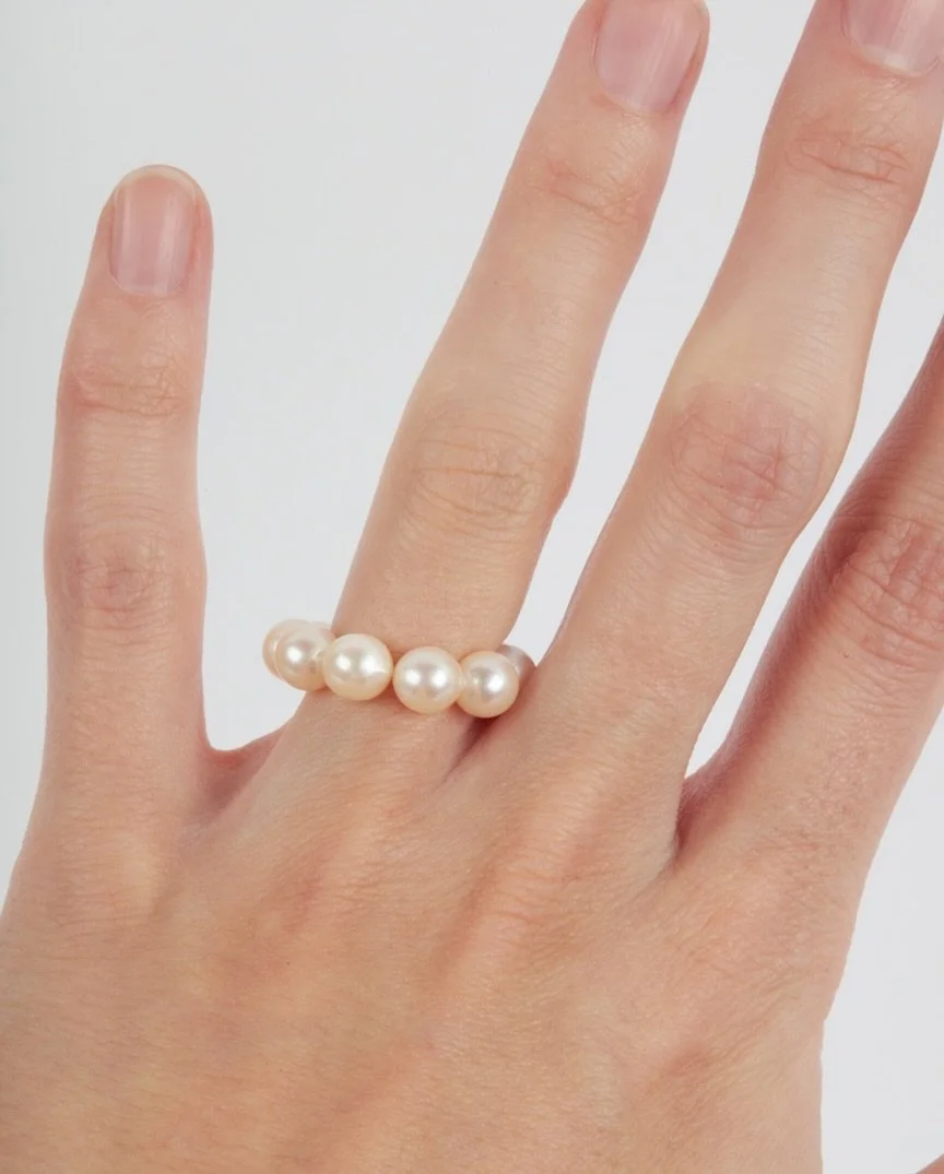 A statement piece with a soft edge
My bold pearl ring is strung on a flexible elastic band, so you can wear it on different fingers&mdash;however you like. 

Available in S/M and M/L.  If you&rsquo;d like one, just send me a DM 💌 
I&rsquo;m heading 