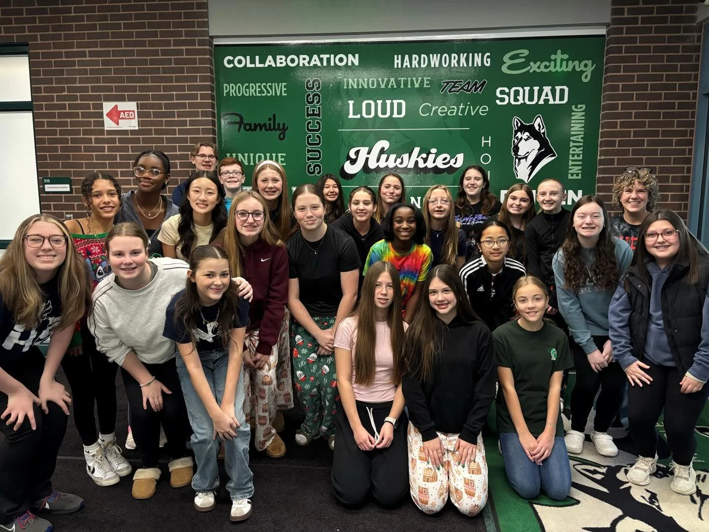 The National Junior Honor Society at mrmshuskies raised $4,618 for the youth in our COMPASS Program during the holiday season! What a display of heart, compassion, and generosity these students showed towards other youth in their community! 

You are