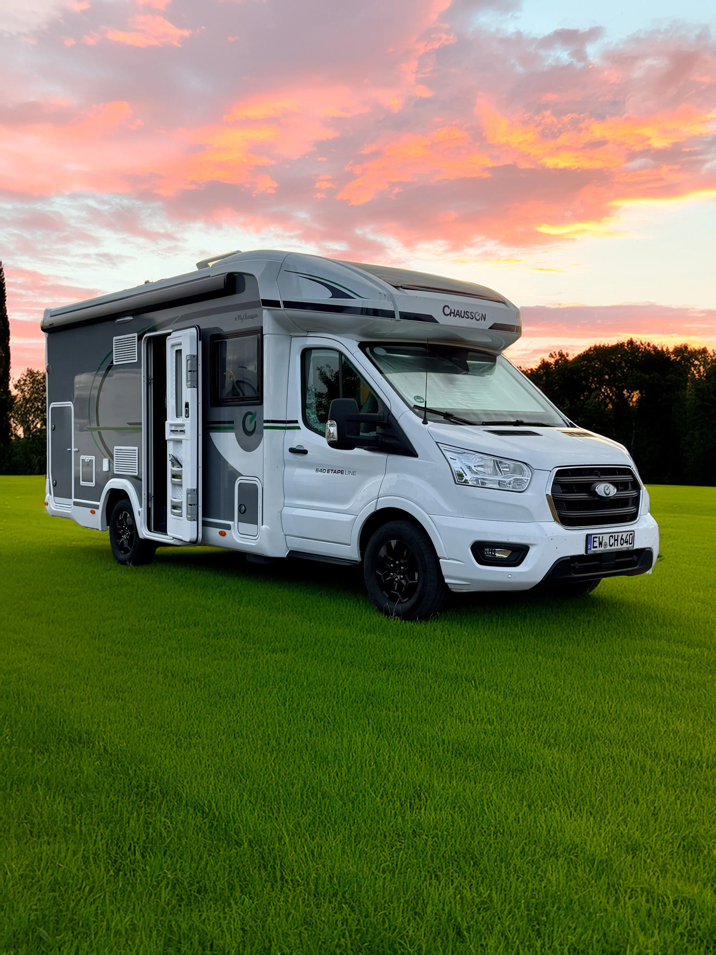 Chausson 640 Etape auf Campingplatz an der Ostsee, Chausson camper, Camper mieten