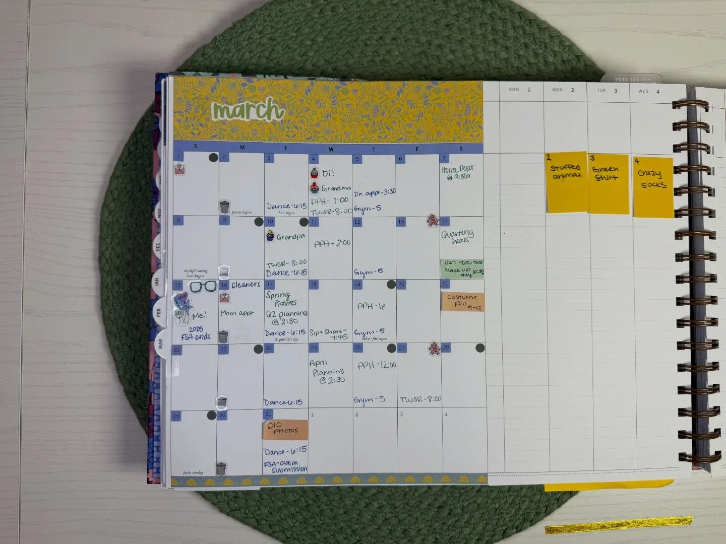 Happy March, everyone! ☘️

It&rsquo;s one of my favorite months! I can&rsquo;t quite explain it, but March just feels good to me and it&rsquo;s not just my birthday lol. Looking forward to an great month ahead.

#marchspread #monthlyspread #laurelden