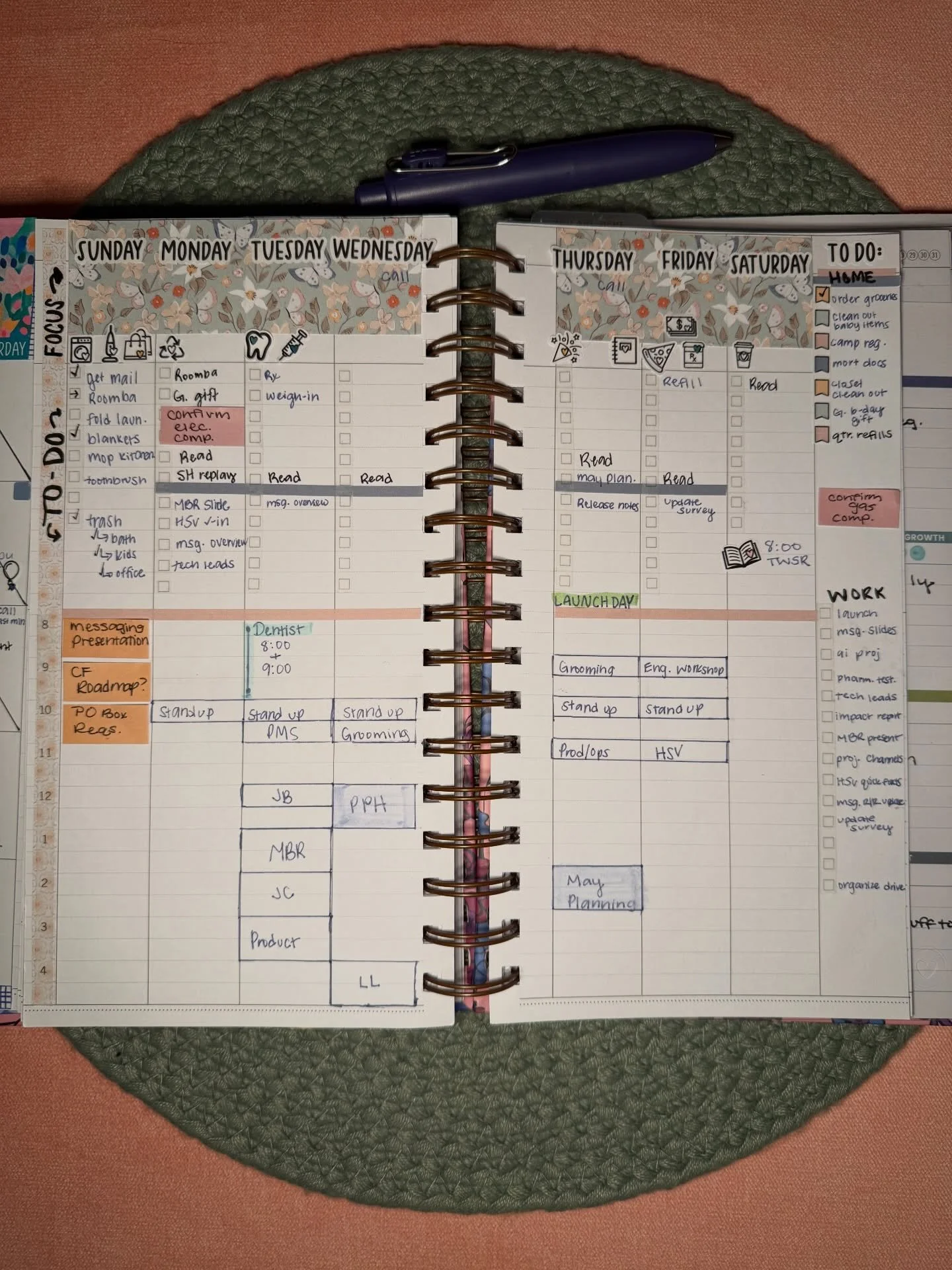 The busier the week, the simpler my spread gets. 📋

This is my back-to-basics layout&hellip;the one I come back to when there&rsquo;s a lot going on in more than one area of life. It&rsquo;s much more of a project week than a tasks week if that make