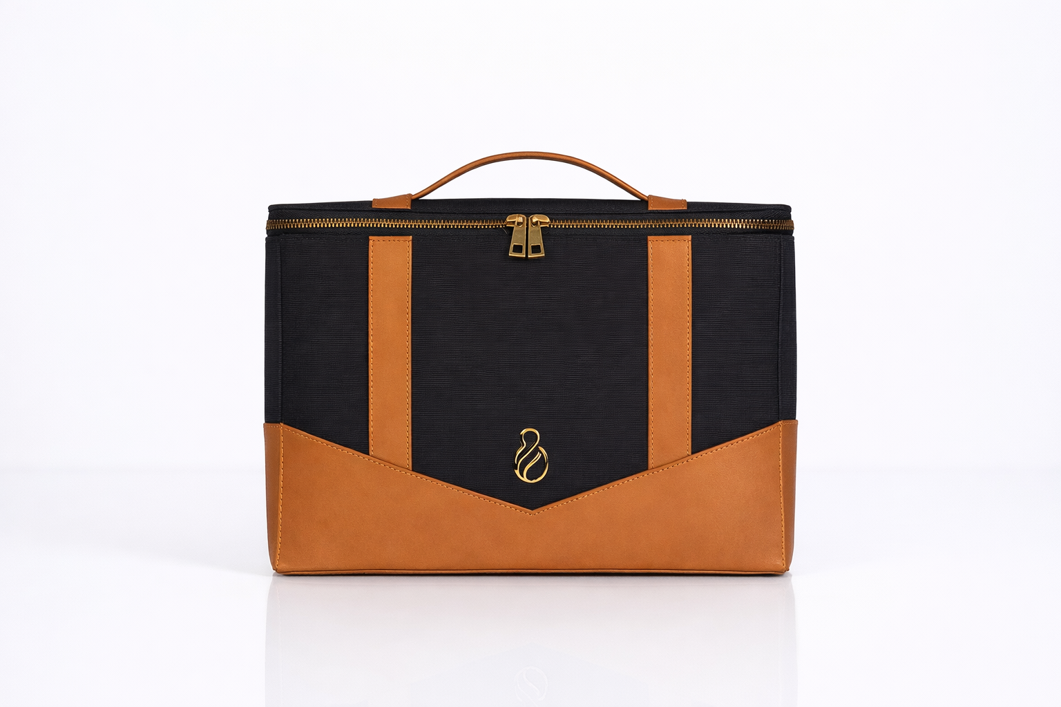 The Little Hauler Insulated Pod, part of the modular parenting system. Used to hold baby bottles, snacks, or lunches that need to be insulated. 