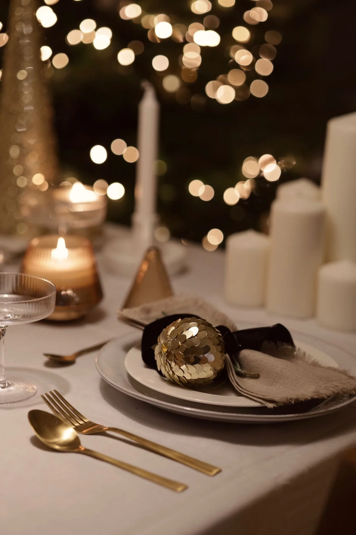 I curated a warm and welcoming festive tablescape that blended timeless design with a conscious, considered approach to entertaining. This project brought together everything I love – storytelling, styling, photography, and sharing small moments that