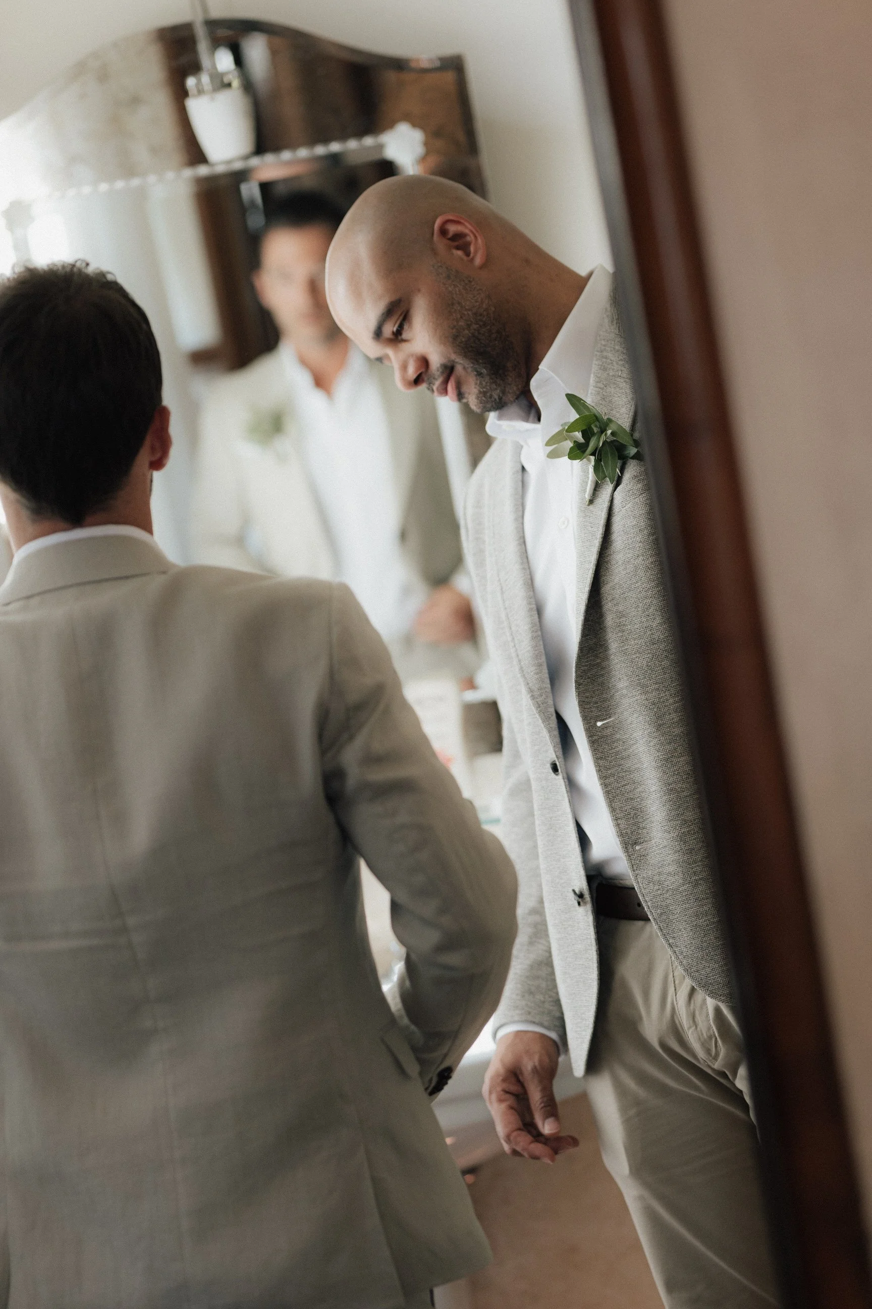 Mirjam und Kevin_getting ready_MarinaUrbanFoto-577.jpg