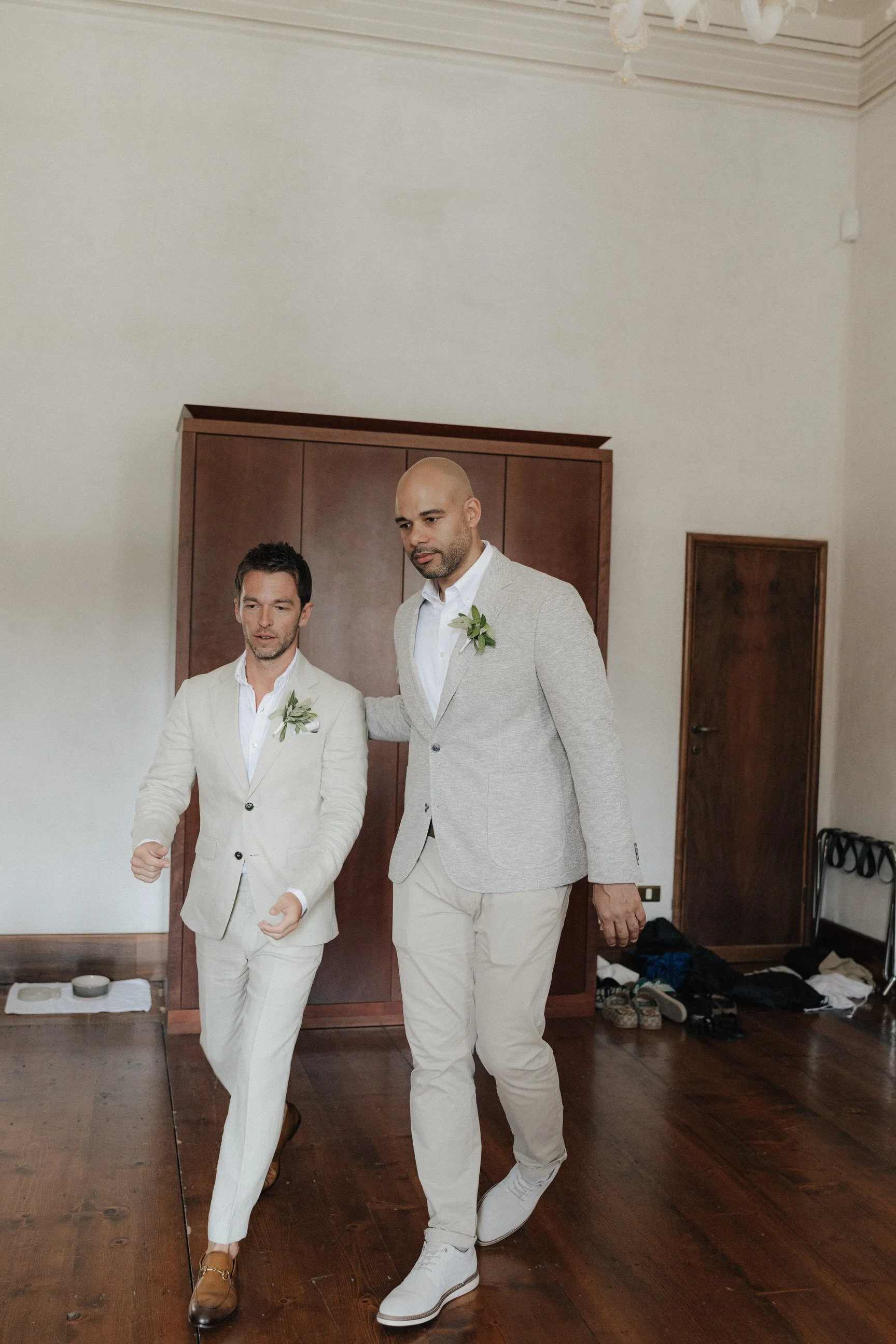 Mirjam und Kevin_getting ready_MarinaUrbanFoto-586.jpg