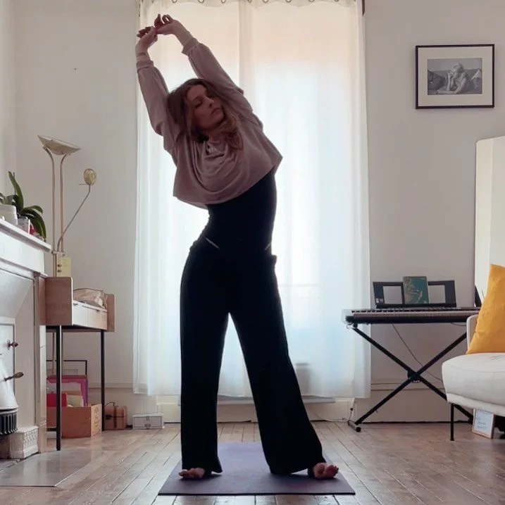 Slow Flow &hellip;. 🌊 

Pratiquer en lenteur, prendre encore plus le temps que d&rsquo;habitude. 
&Ecirc;tre dans la sensation, totalement.
Rechercher la pr&eacute;sence, pas la posture.
Incarner la forme, la pratique.
Respirer chaque mouvement &hel