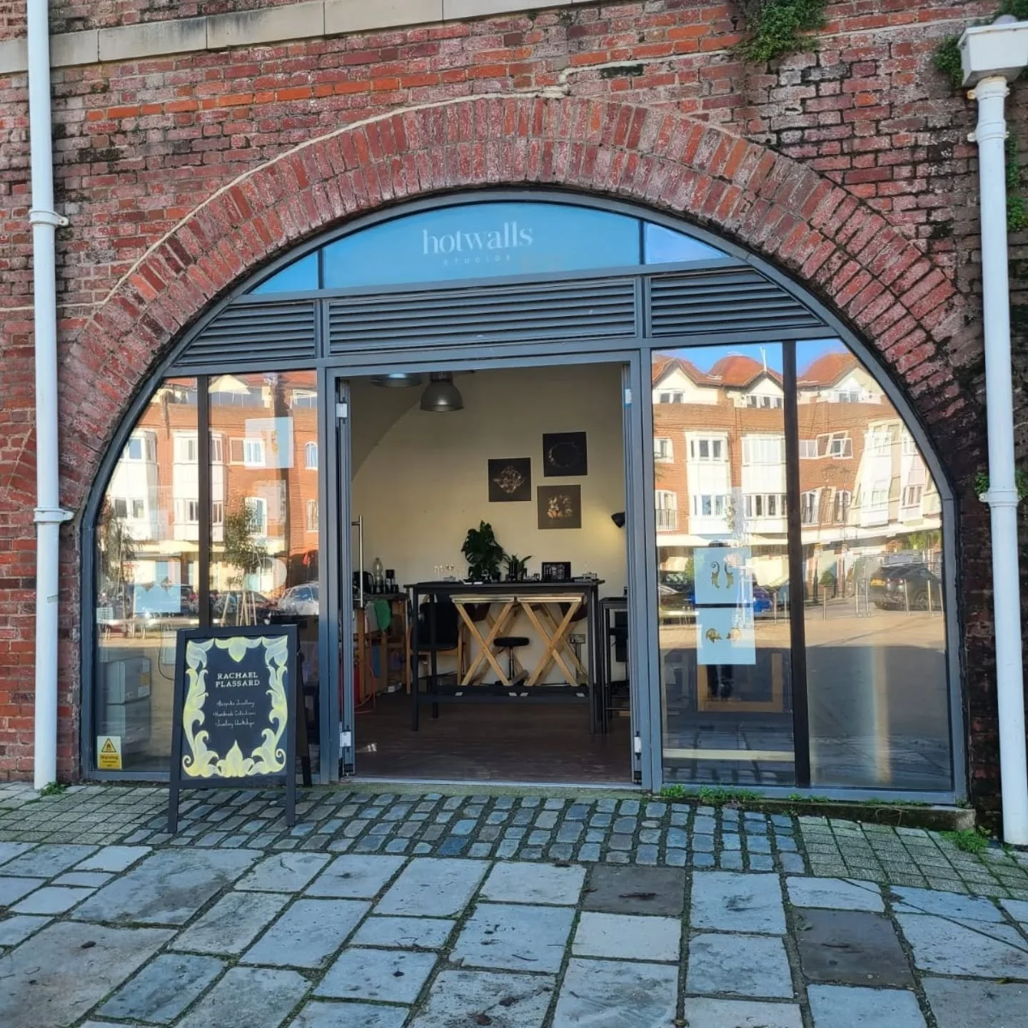 A custom a-board for talented jeweller and all round lovely woman @rachaelplassard , now sitting pretty outside her @hotwallsstudios

Rachael asked me to come up with something that captured the feel of the work she makes, so this design is a few of 
