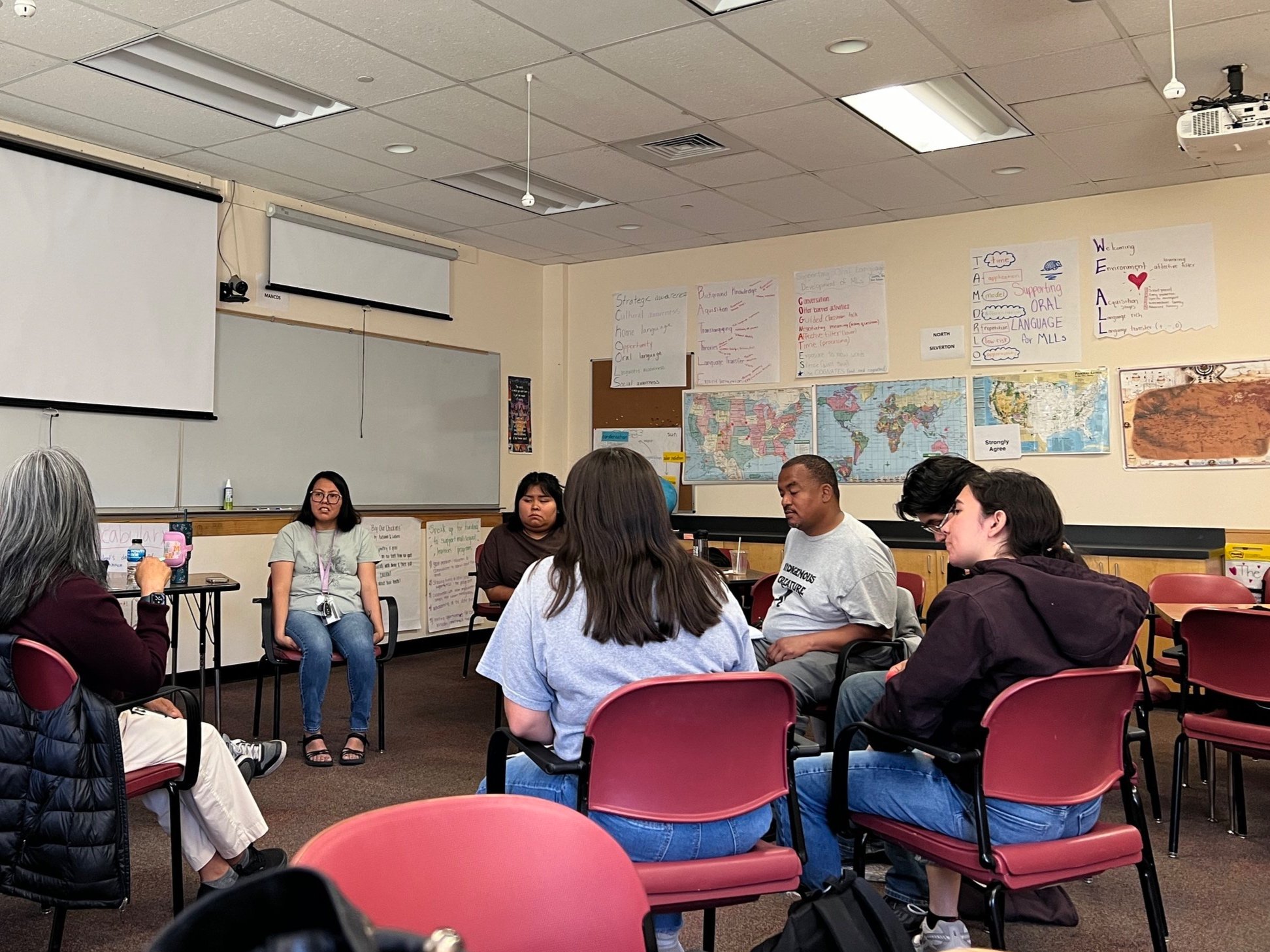 Summer 2025 Institute Diné Bizaad students discussing clans and kinship.
