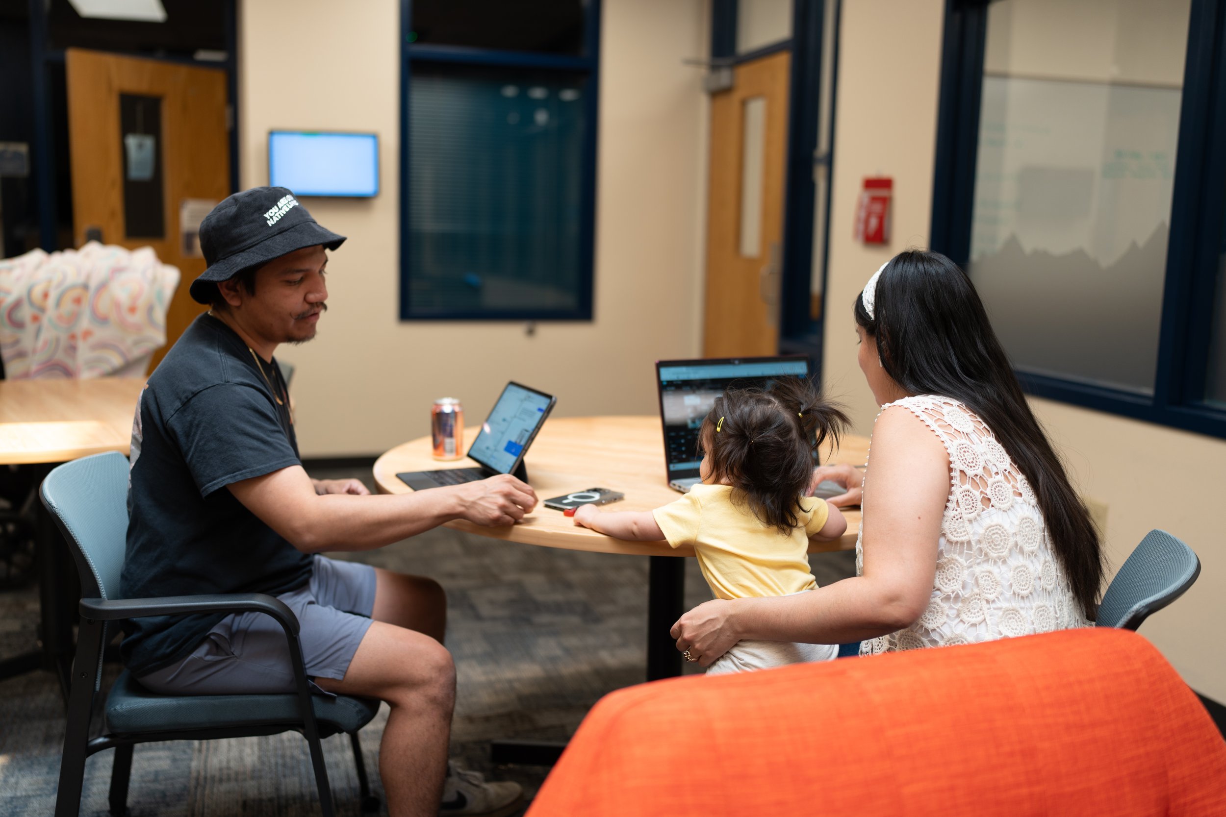 Diné Bizaad students Moriah and Tim Arthur and their daughter Athaylia recording their intergenerational story of Diné identity and relationships to Diné Bizaad in collaboration with the Story Center.